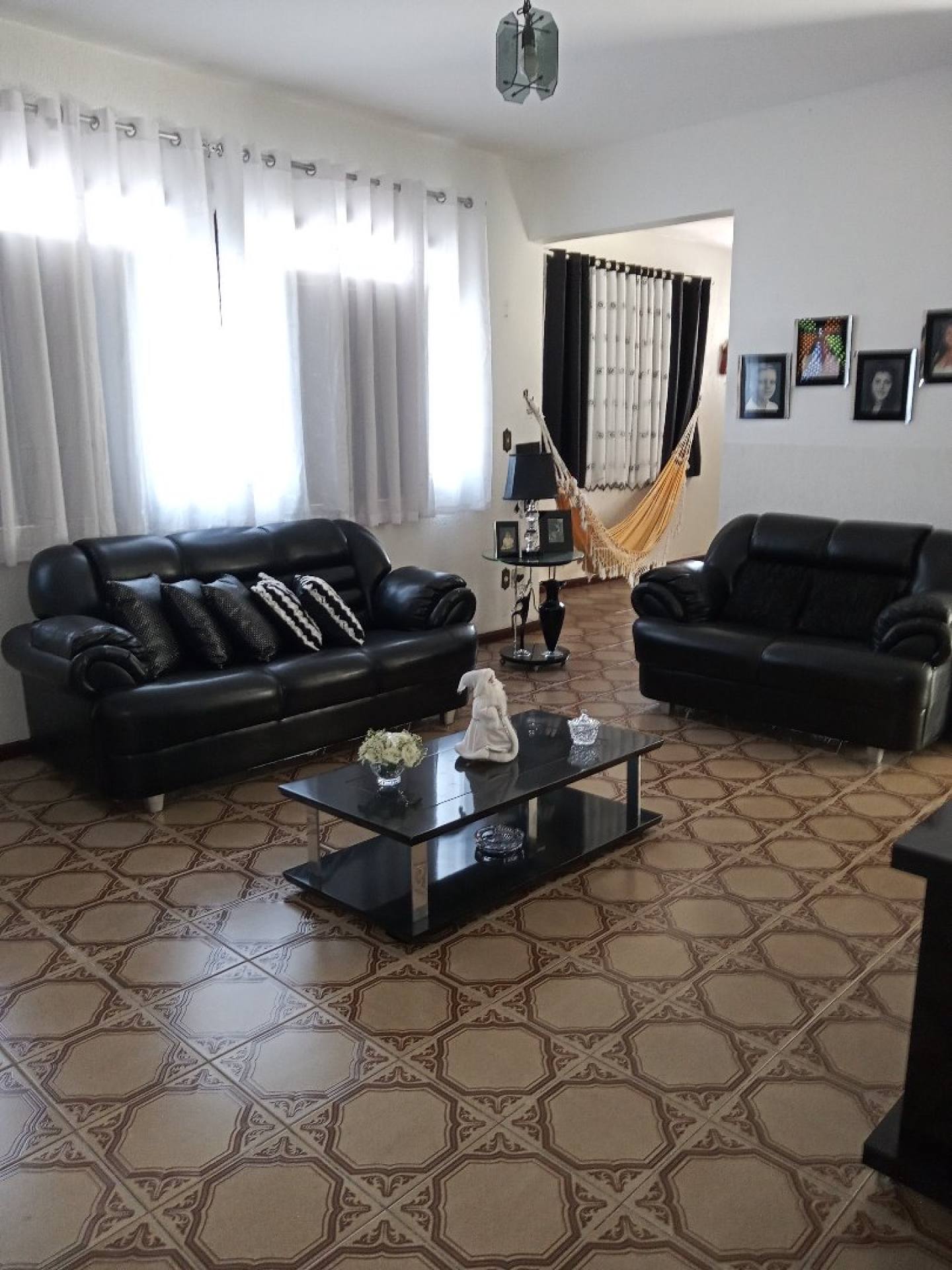 Casa Para Vender com 4 quartos 1 suítes no bairro Grageru em Aracaju