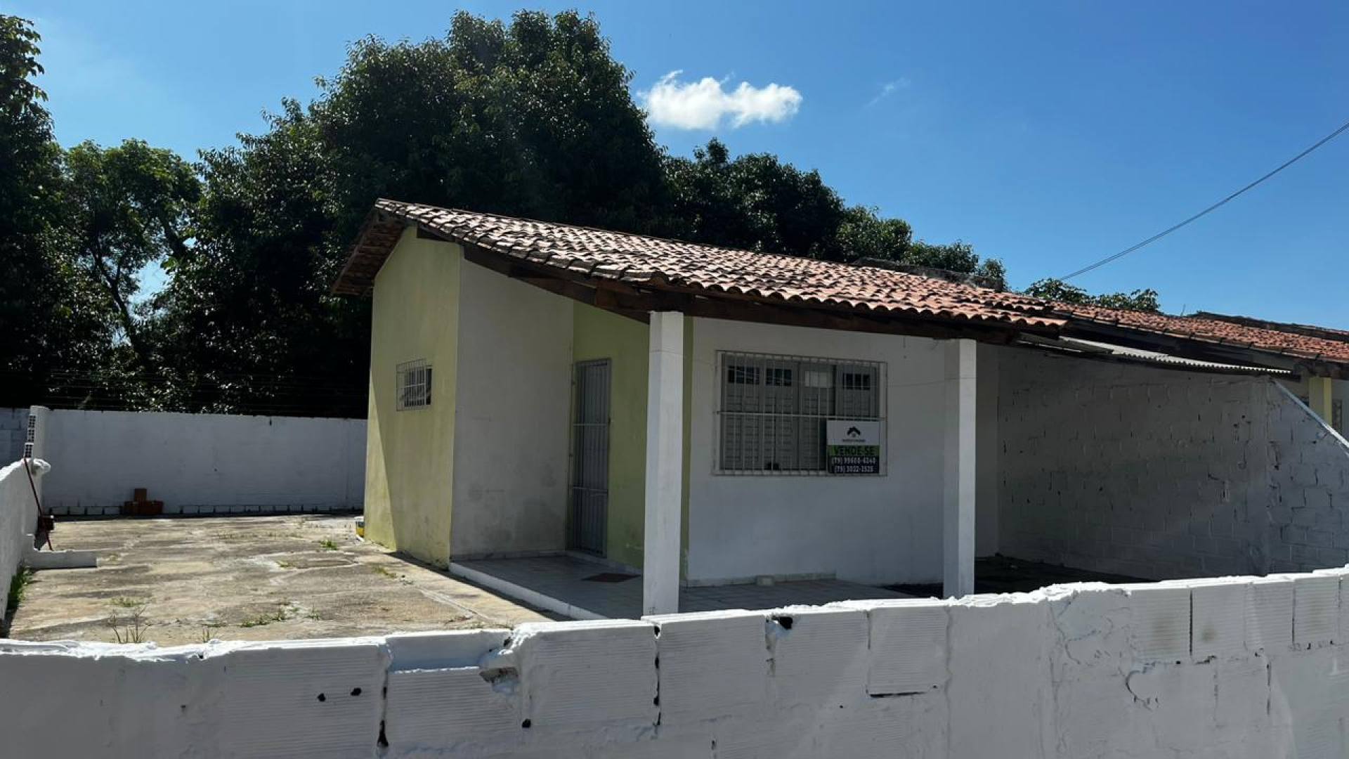Terreno no Condomínio Villa Vitória com casa de 2 quartos, próximo a Universidade Federal em Aracaju