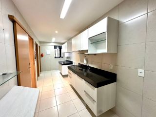 Apartamento com 3 quartos na Ponta Verde