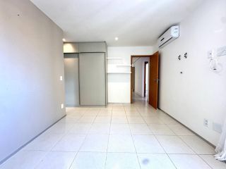 Apartamento com 3 quartos na Ponta Verde