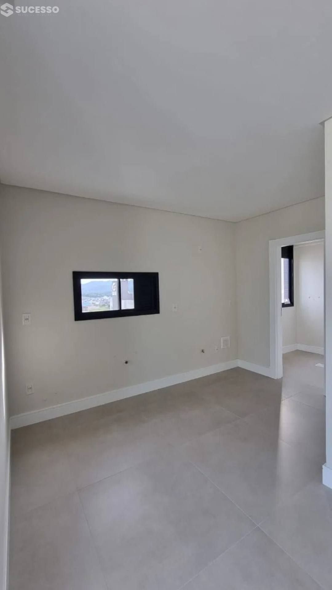 Apartamento Novo no Brooklyn Tower - Meia Praia, Itapema