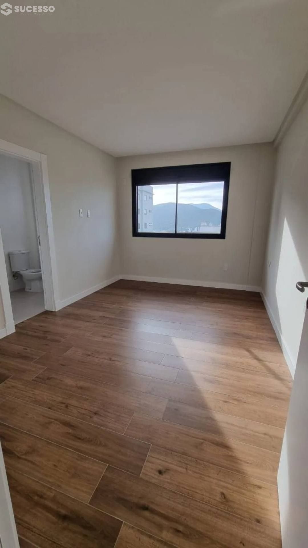 Apartamento Novo no Brooklyn Tower - Meia Praia, Itapema
