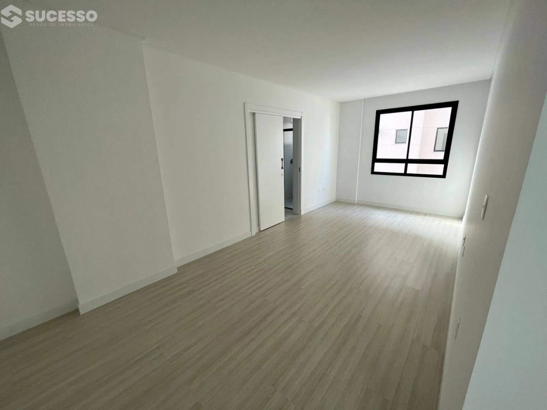 Apartamento Novo na Meia Praia, Itapema