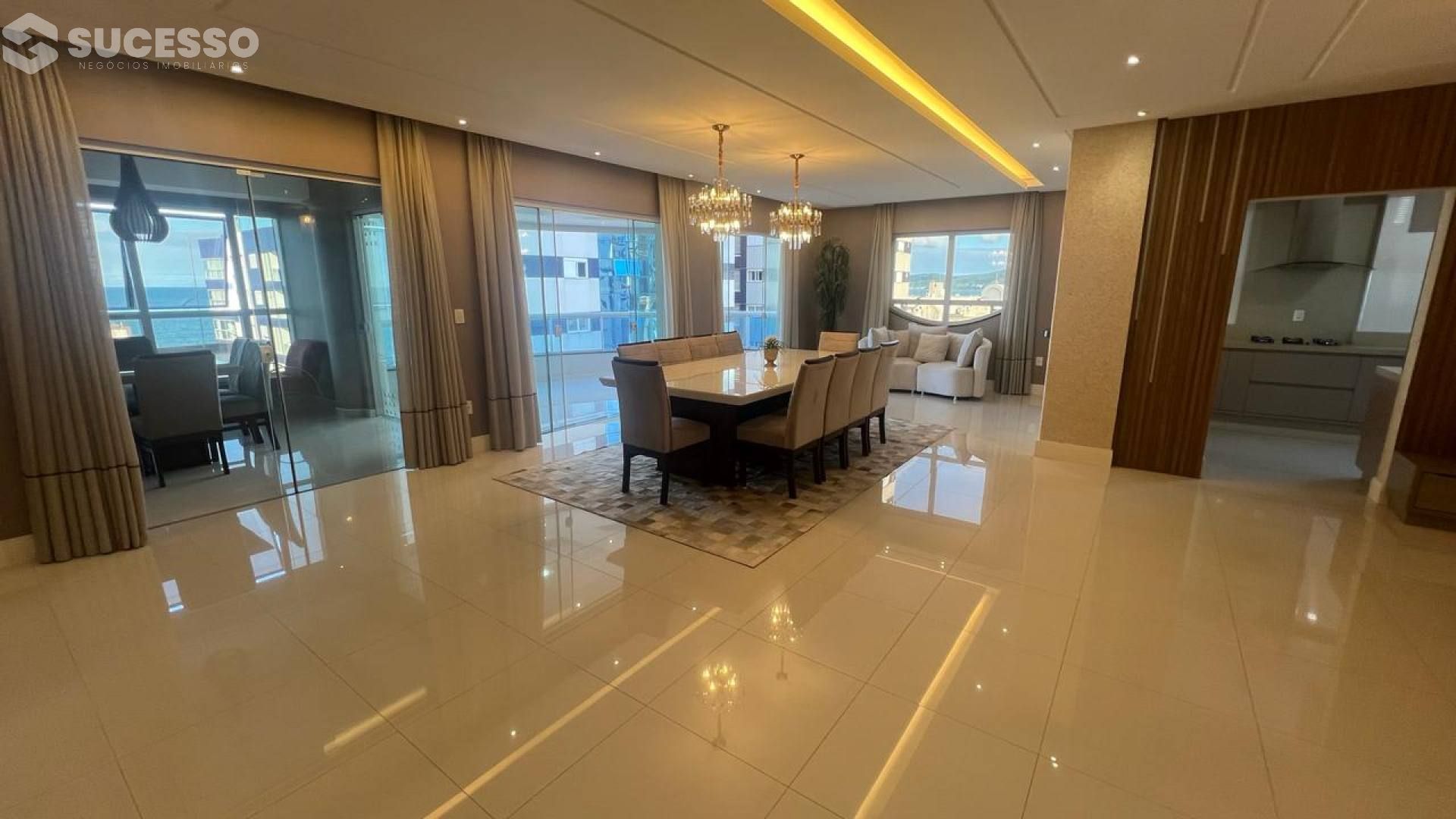 Apartamento Para Vender com 4 quartos no bairro Meia Praia, Itapema