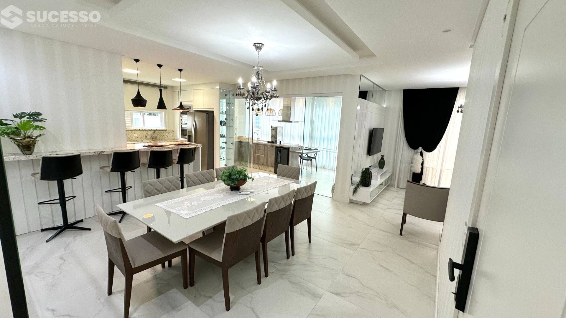 Apartamento com 4 Suítes no Residencial Zimmermann, Meia Praia