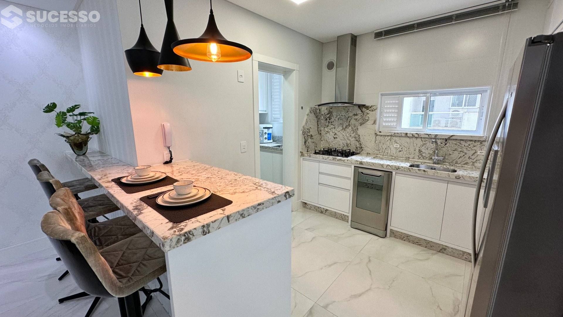 Apartamento com 4 Suítes no Residencial Zimmermann, Meia Praia