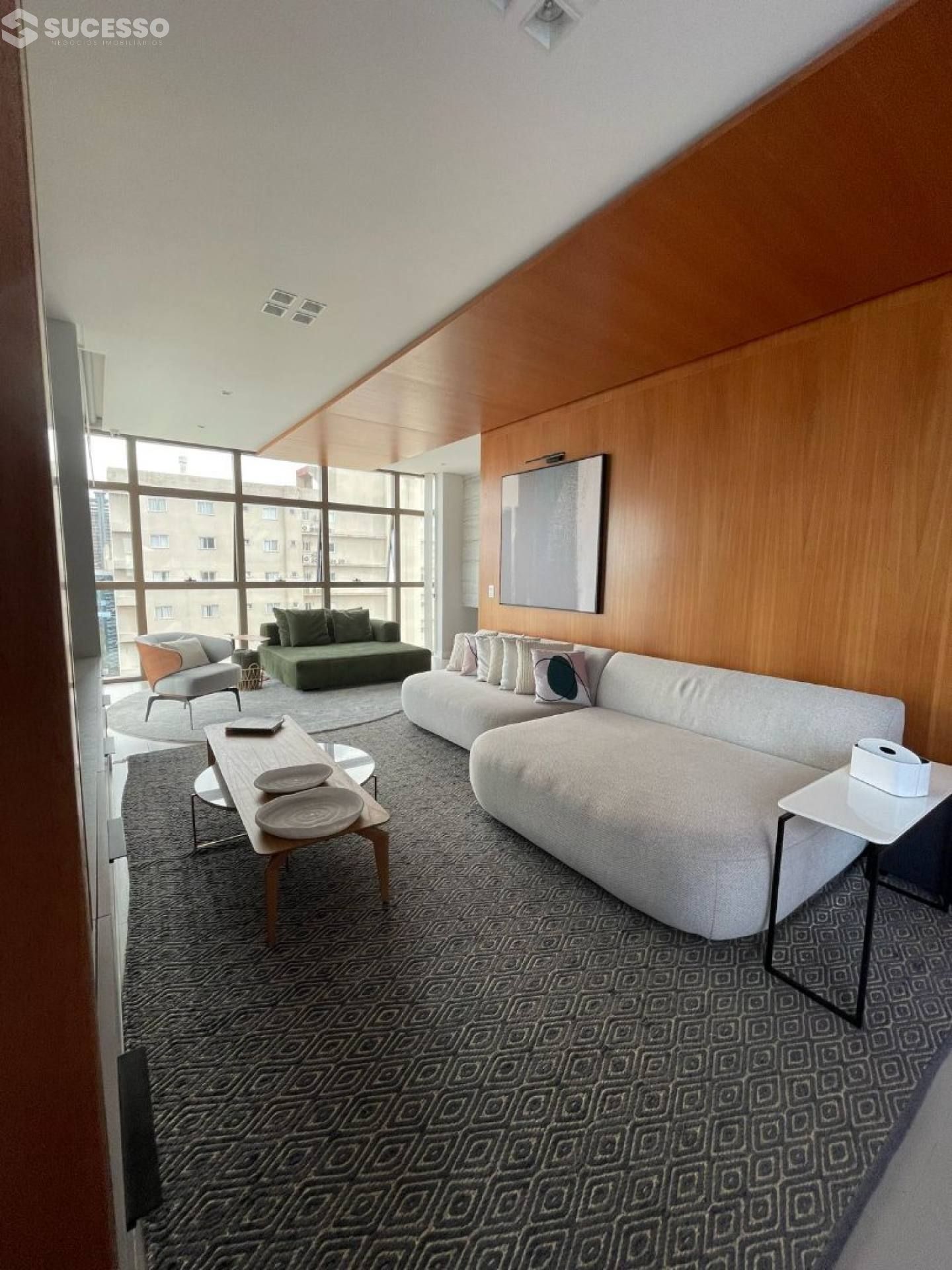 Cobertura Duplex com Piscina Privativa em Meia Praia, Itapema