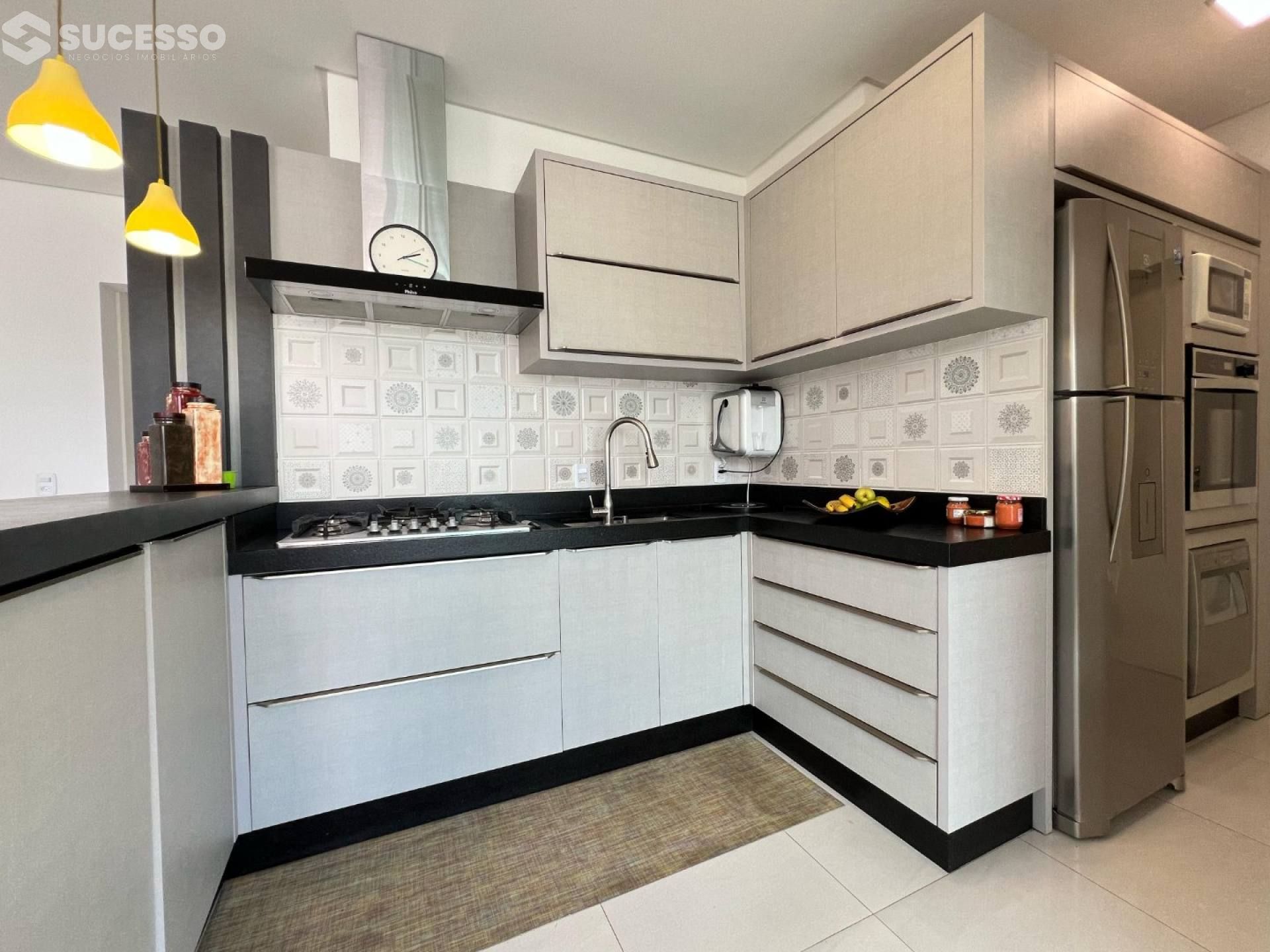 Residencial Exclusive Place - Apartamento Mobiliado no Centro de Itapema