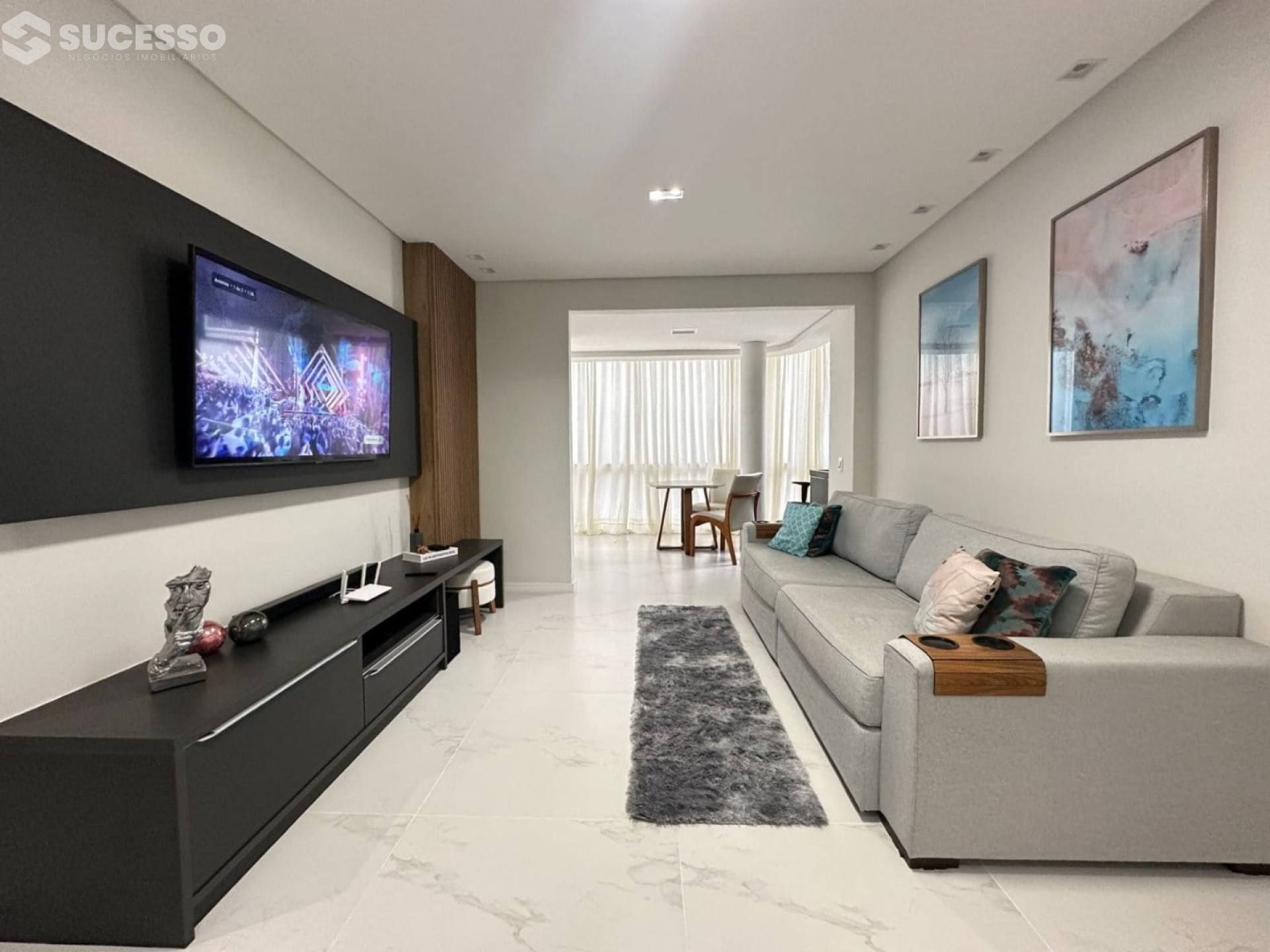 Apartamento Para Vender Mobiliado no bairro Centro em Itapema