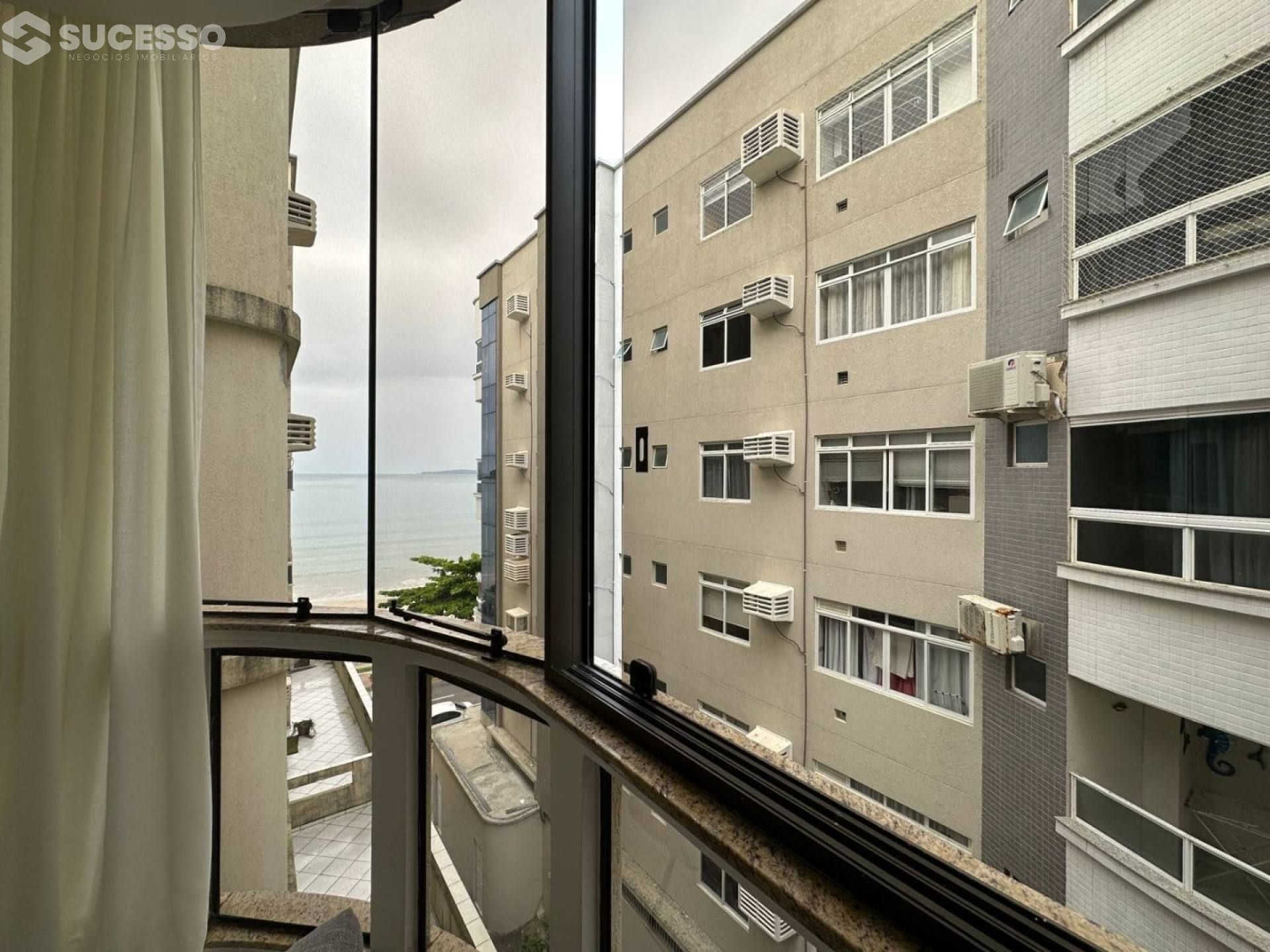 Apartamento Para Vender Mobiliado no bairro Centro em Itapema