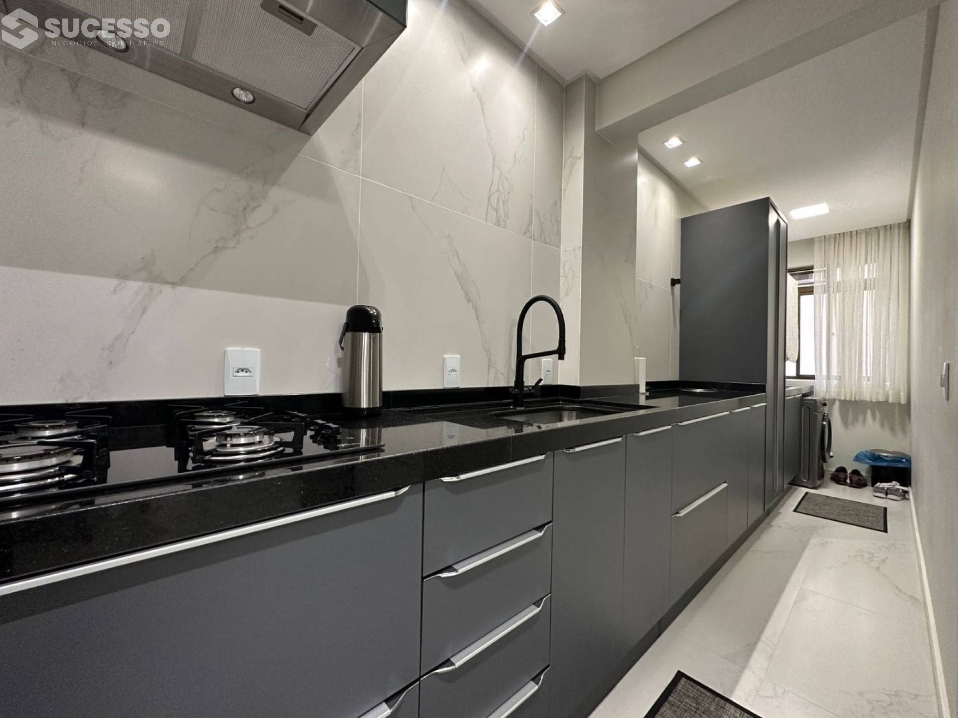 Apartamento Para Vender Mobiliado no bairro Centro em Itapema