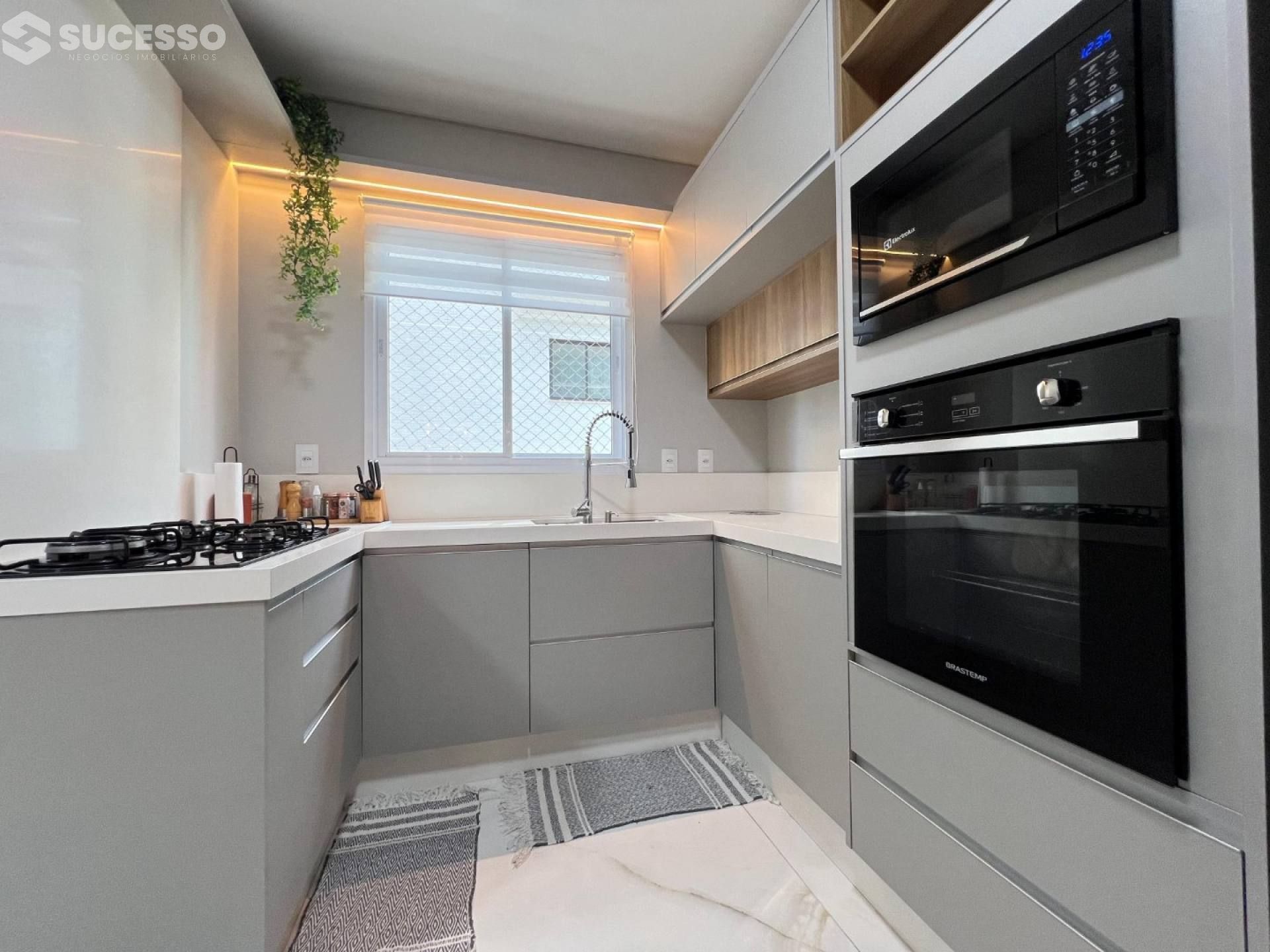 Apartamento Mobiliado em Meia Praia, Itapema