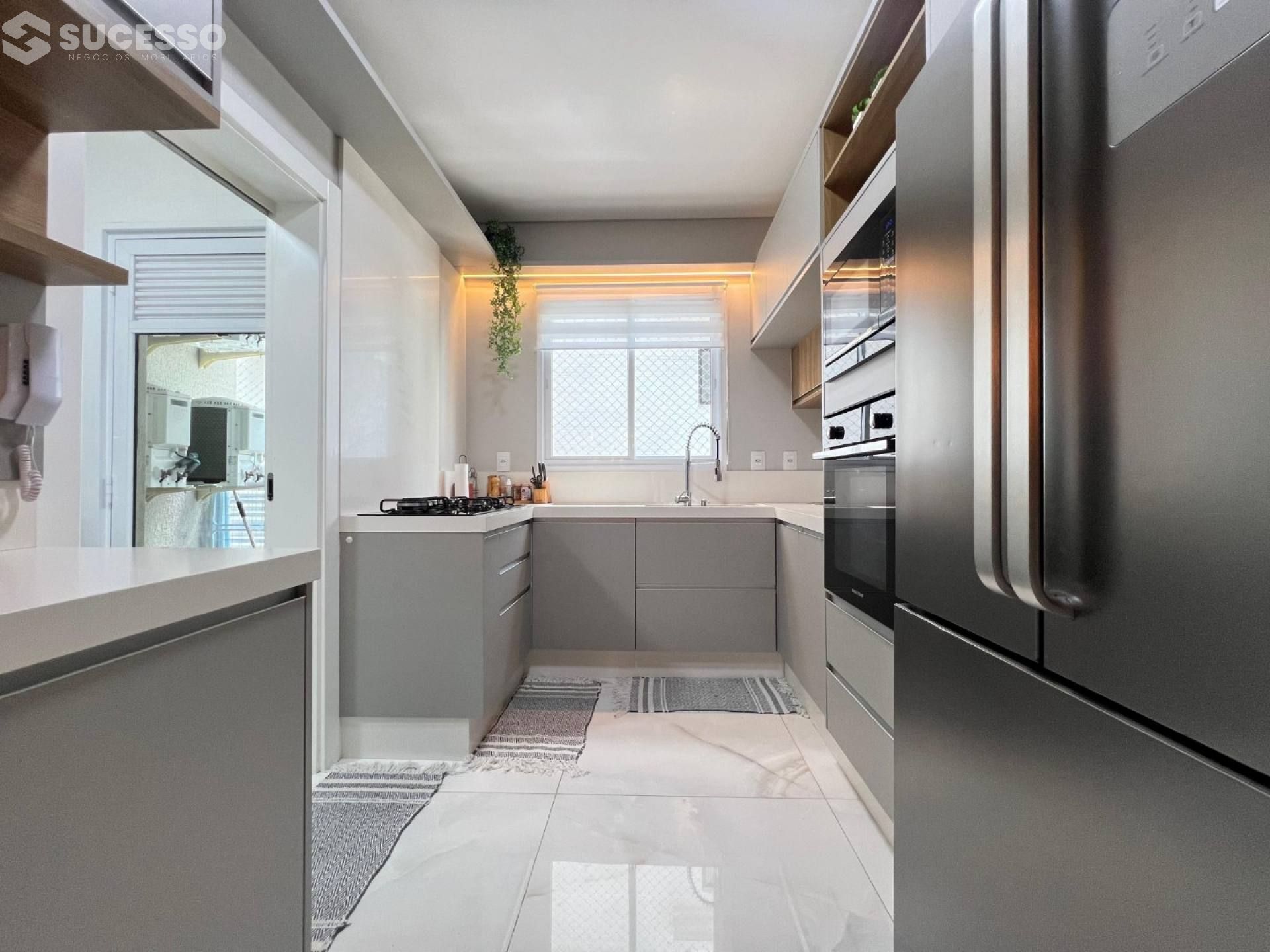 Apartamento Mobiliado em Meia Praia, Itapema