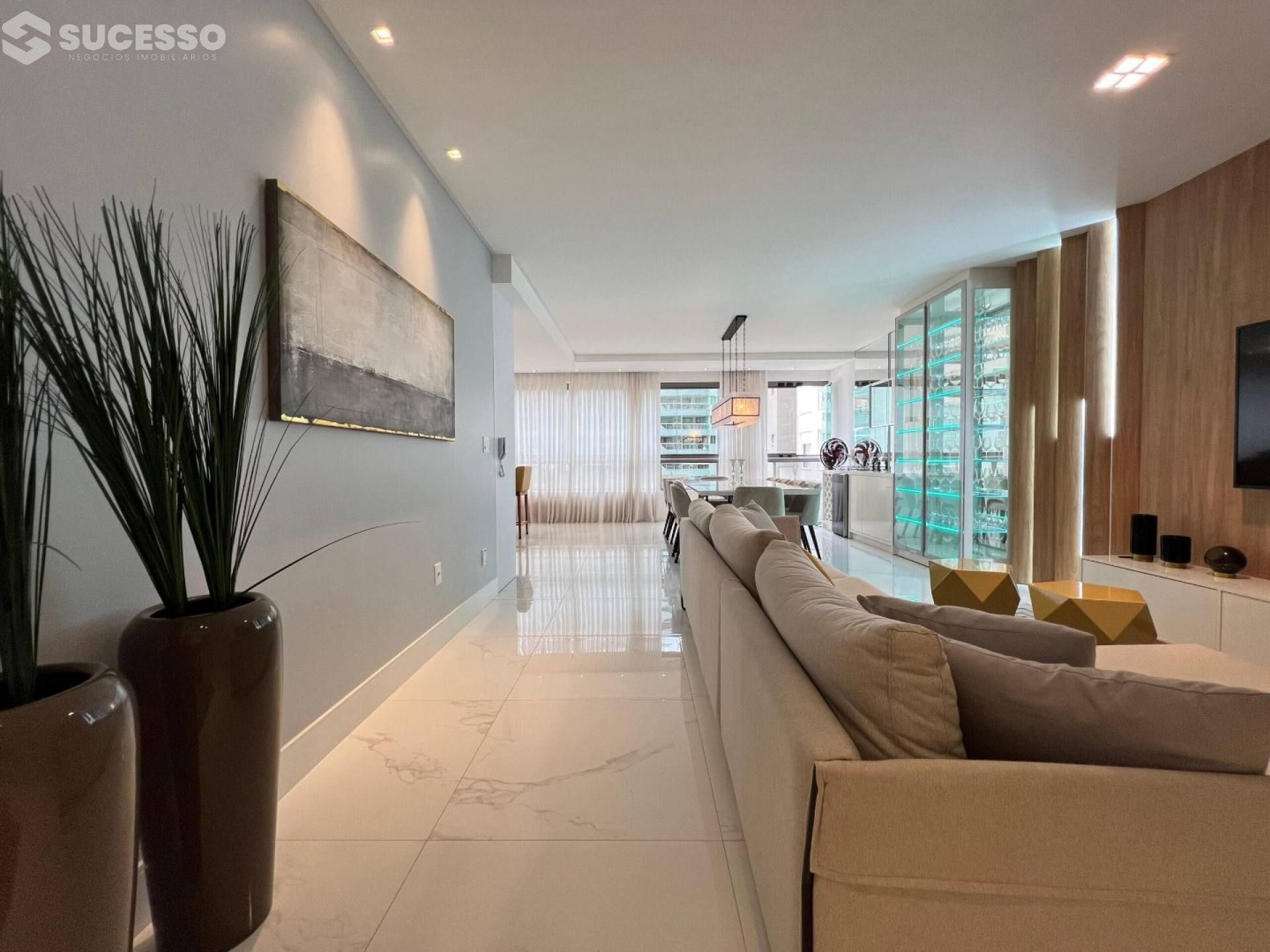 Apartamento Para Vender 4 suítes no bairro Meia Praia em Itapema