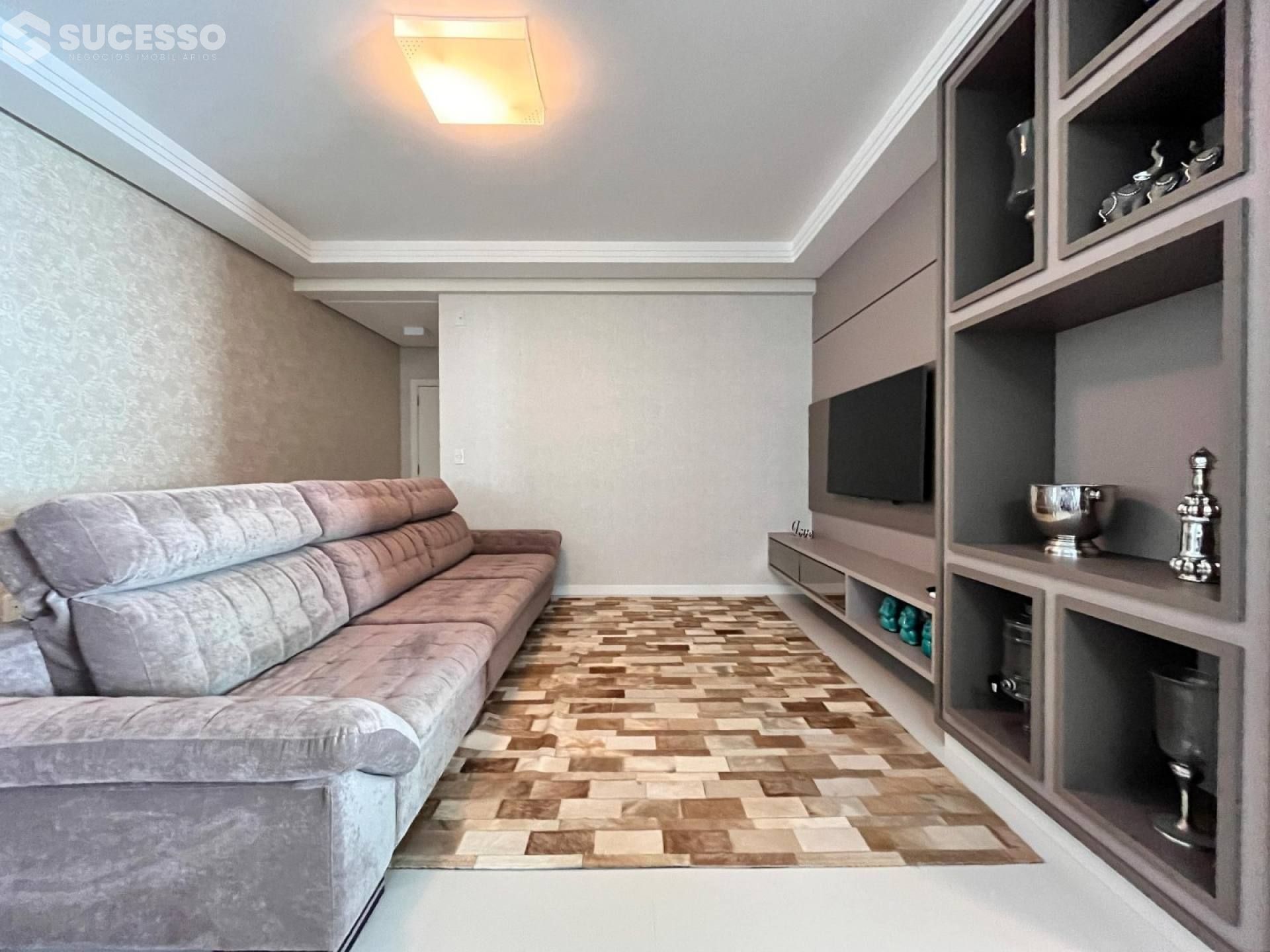 Apartamento Para Vender Frente Mar Com 4 suítes no bairro Meia Praia em Itapema