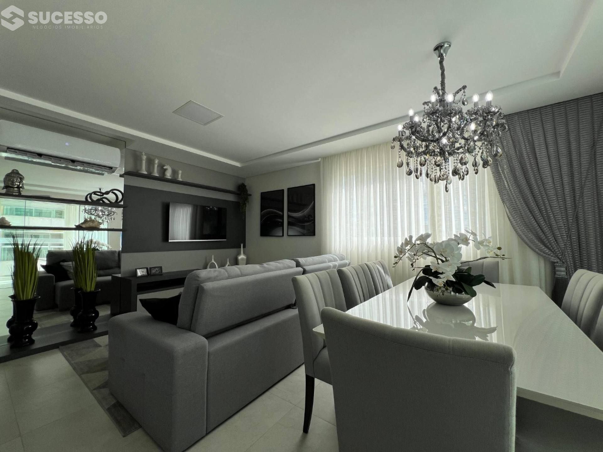 Apartamento Para Vender 3 suítes no bairro Meia Praia em Itapema