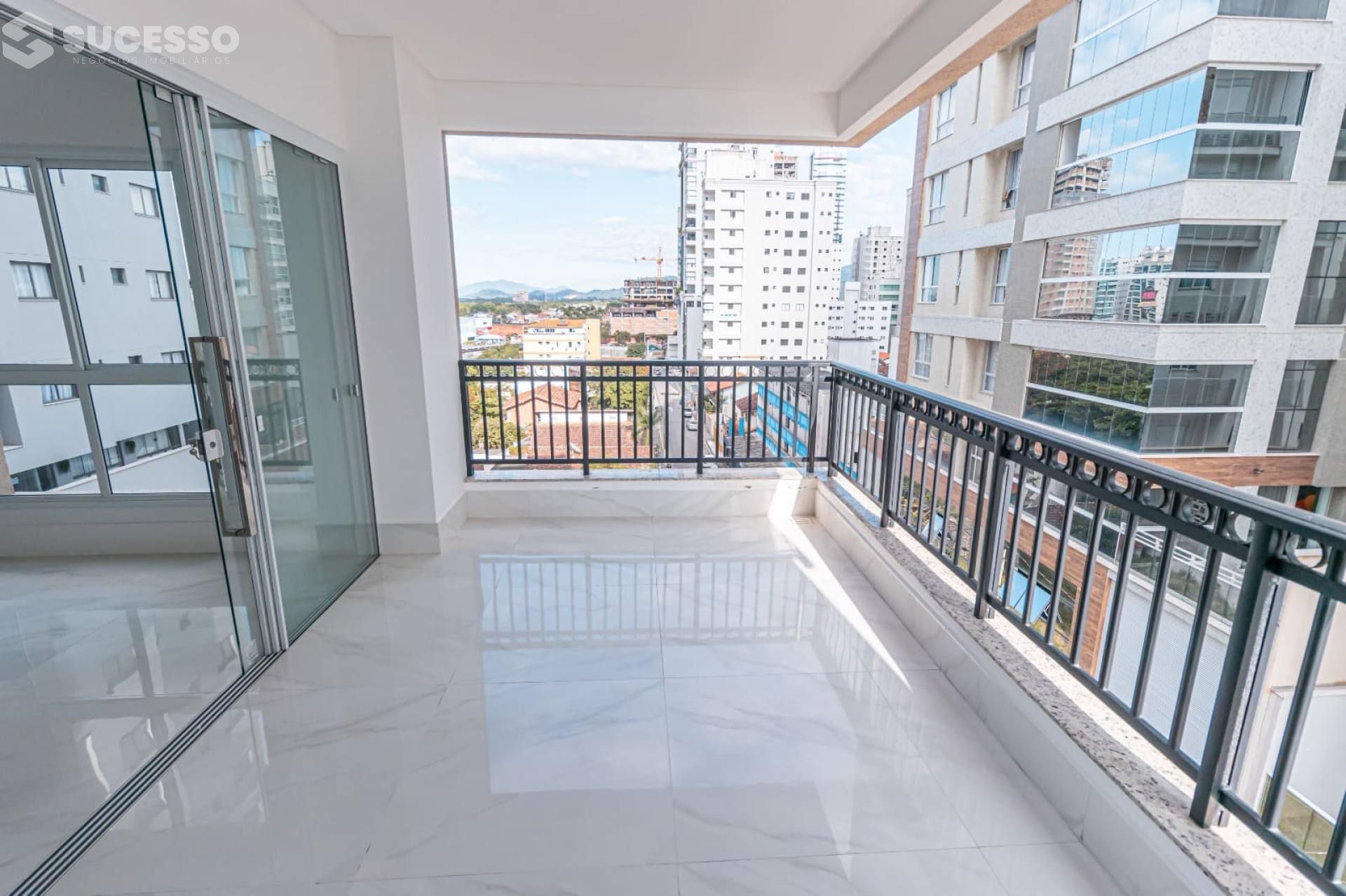 Apartamento 4 Suítes à Venda No Residencial La Belle - Meia Praia, Itapema