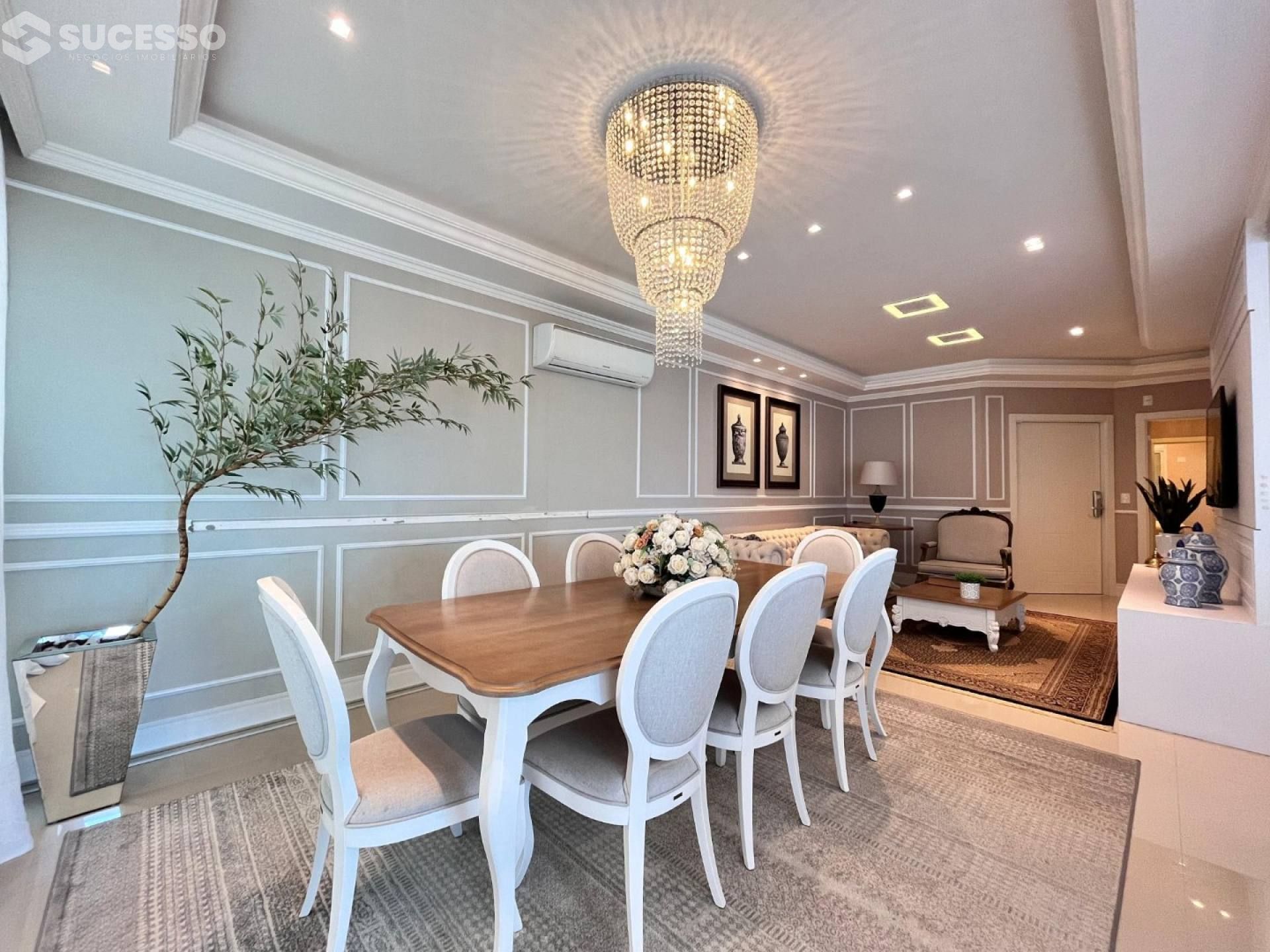 Apartamento Para Vender 3 suítes no bairro Meia Praia em Itapema