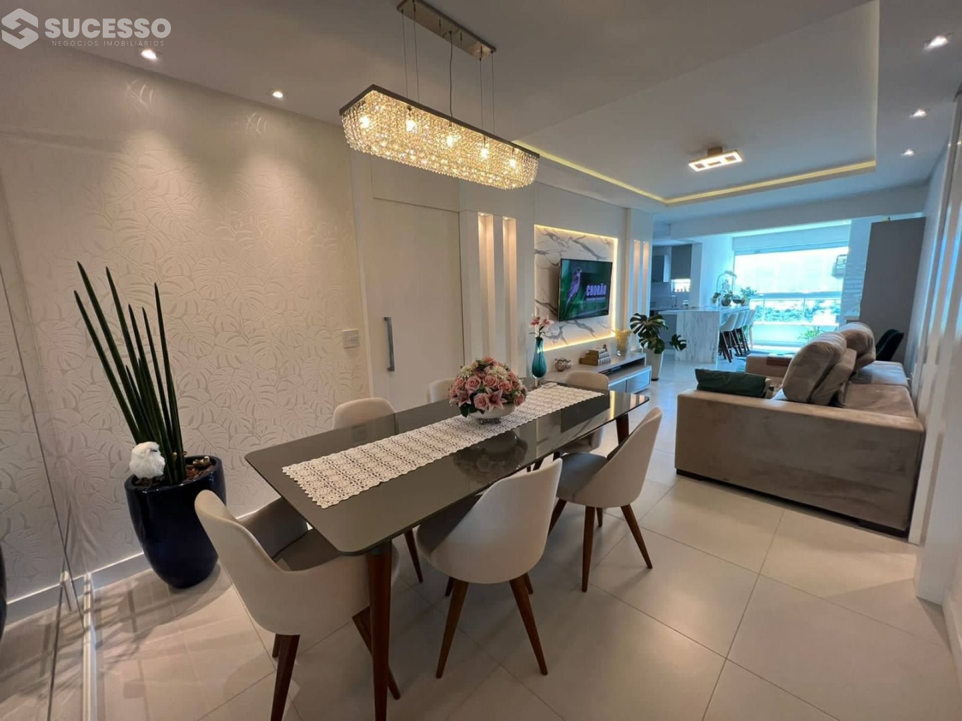 Apartamento À Venda 3 suítes na Meia Praia, Itapema