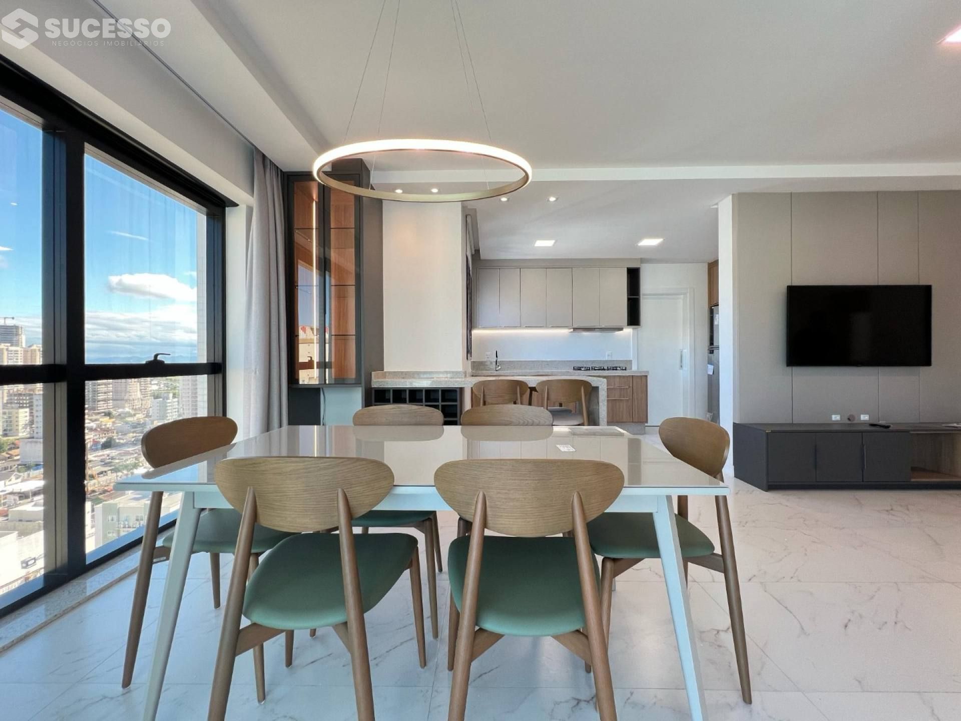 Apartamento À Venda com 3 suítes no bairro Meia Praia em Itapema