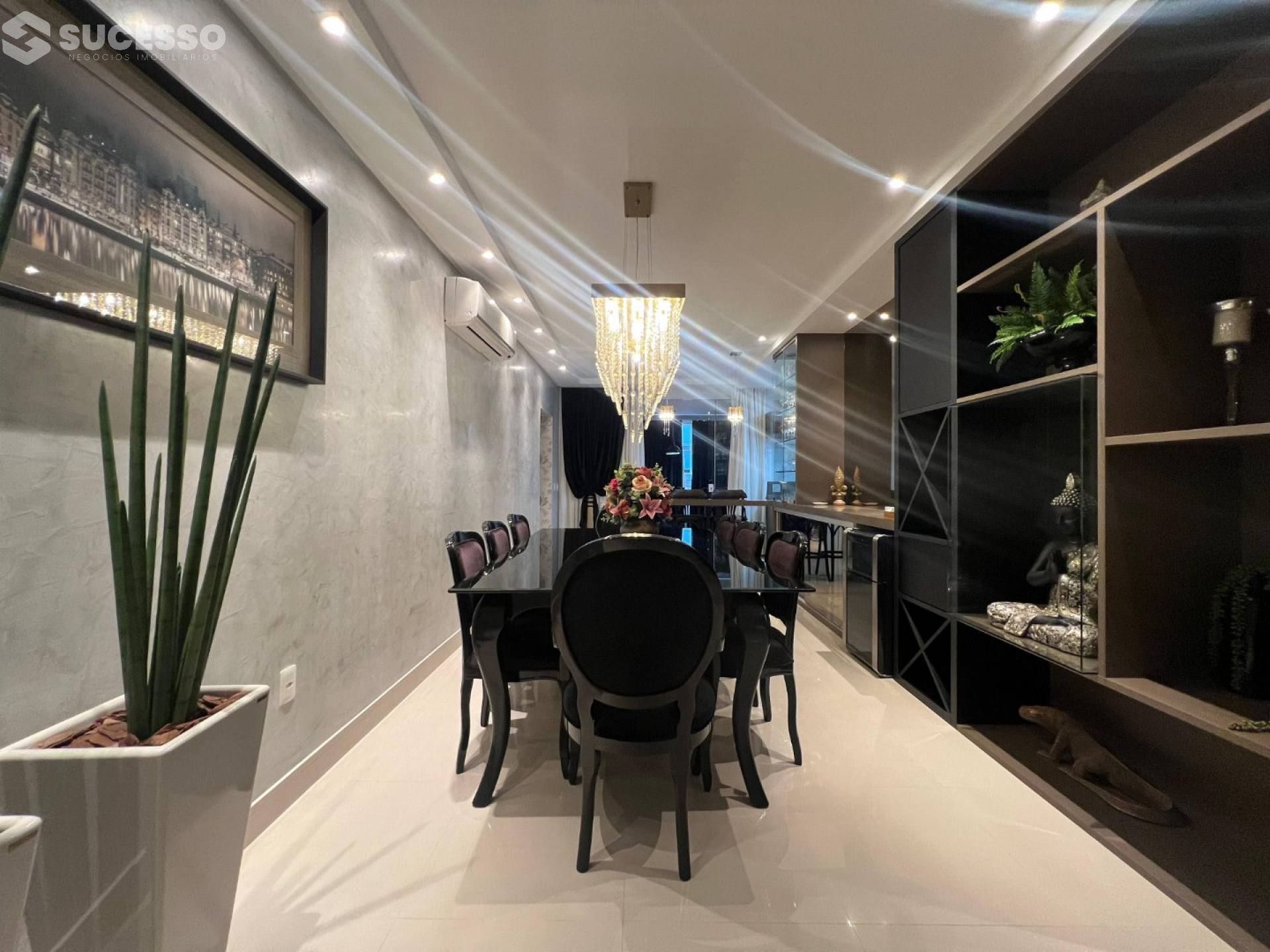 Apartamento Para Vender 4 suítes no bairro Meia Praia em Itapema