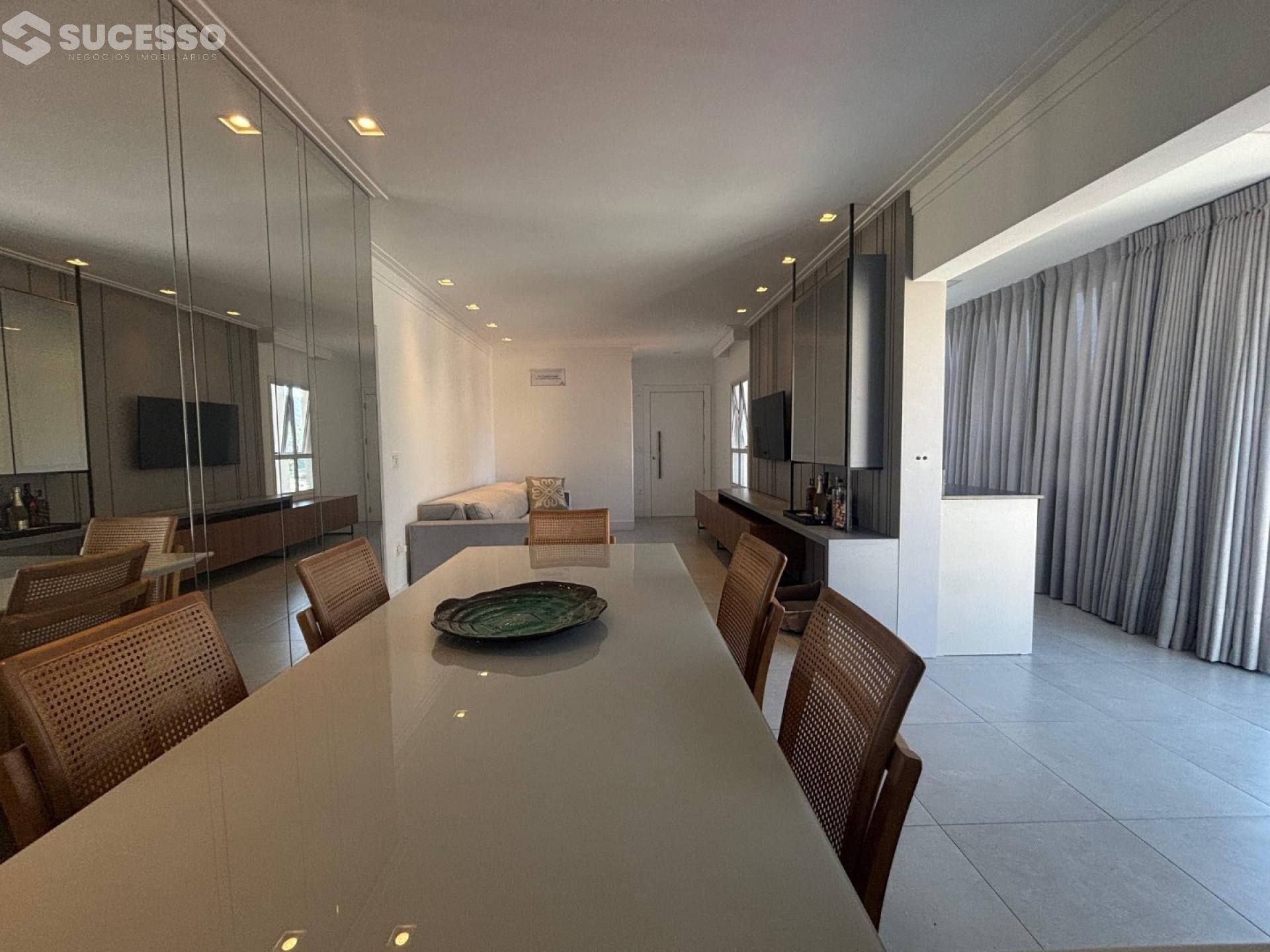 Apartamento Para Vender com 3 quartos 1 suítes no bairro Centro em Itapema