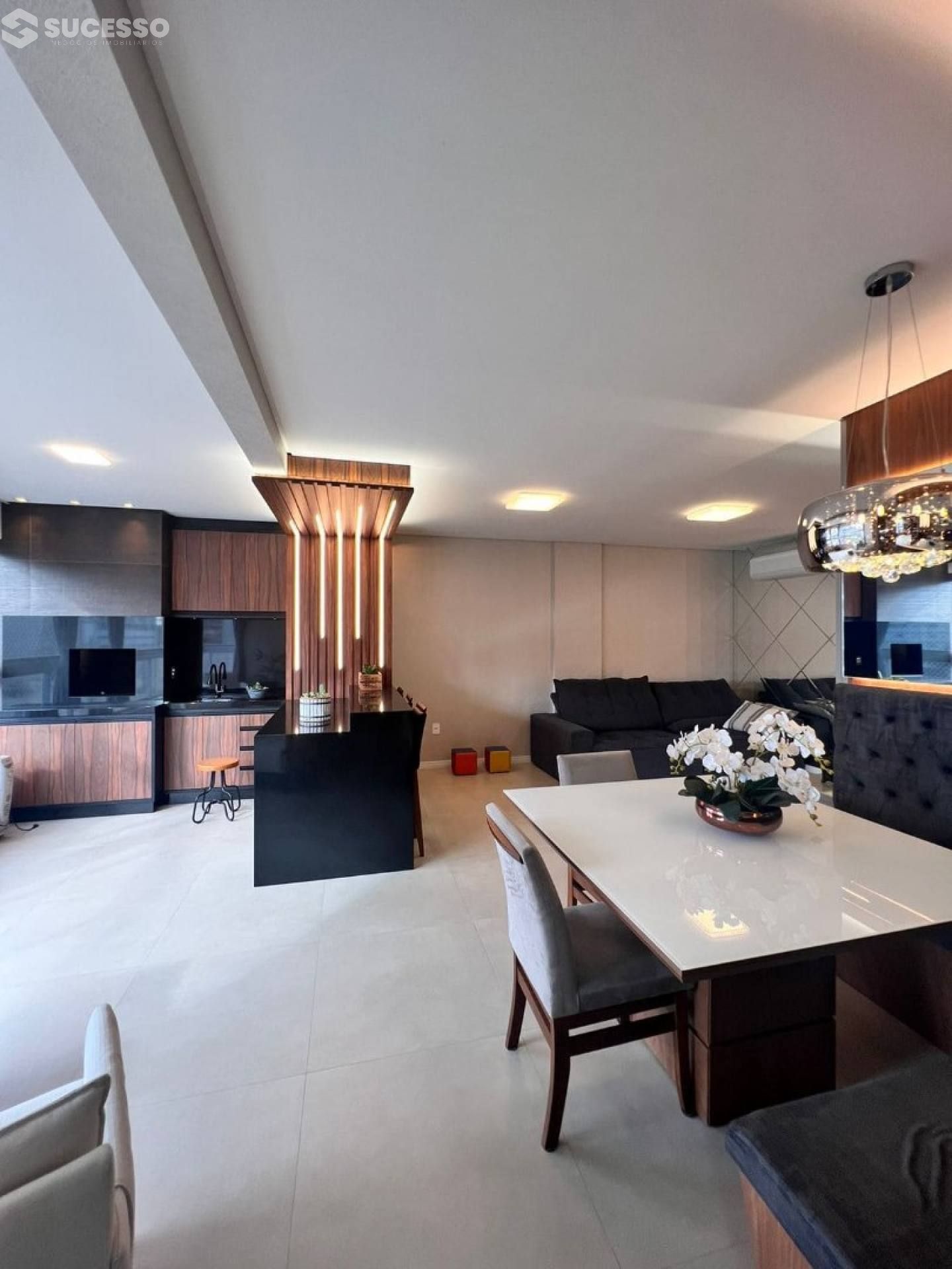 Apartamento À Venda com 3 quartos 2 suítes no Morretes em Itapema