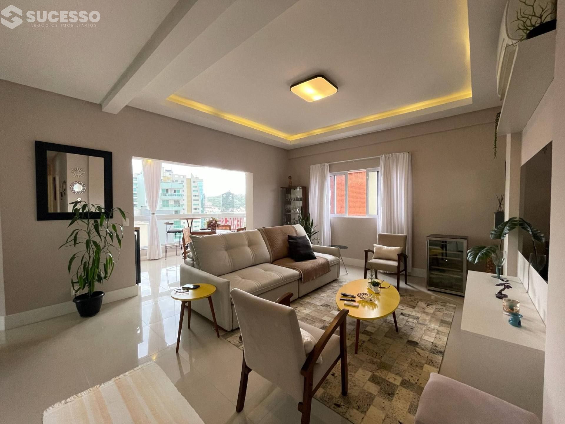 Apartamento Para Vender com 2 quartos 1 suítes no bairro Centro em Itapema