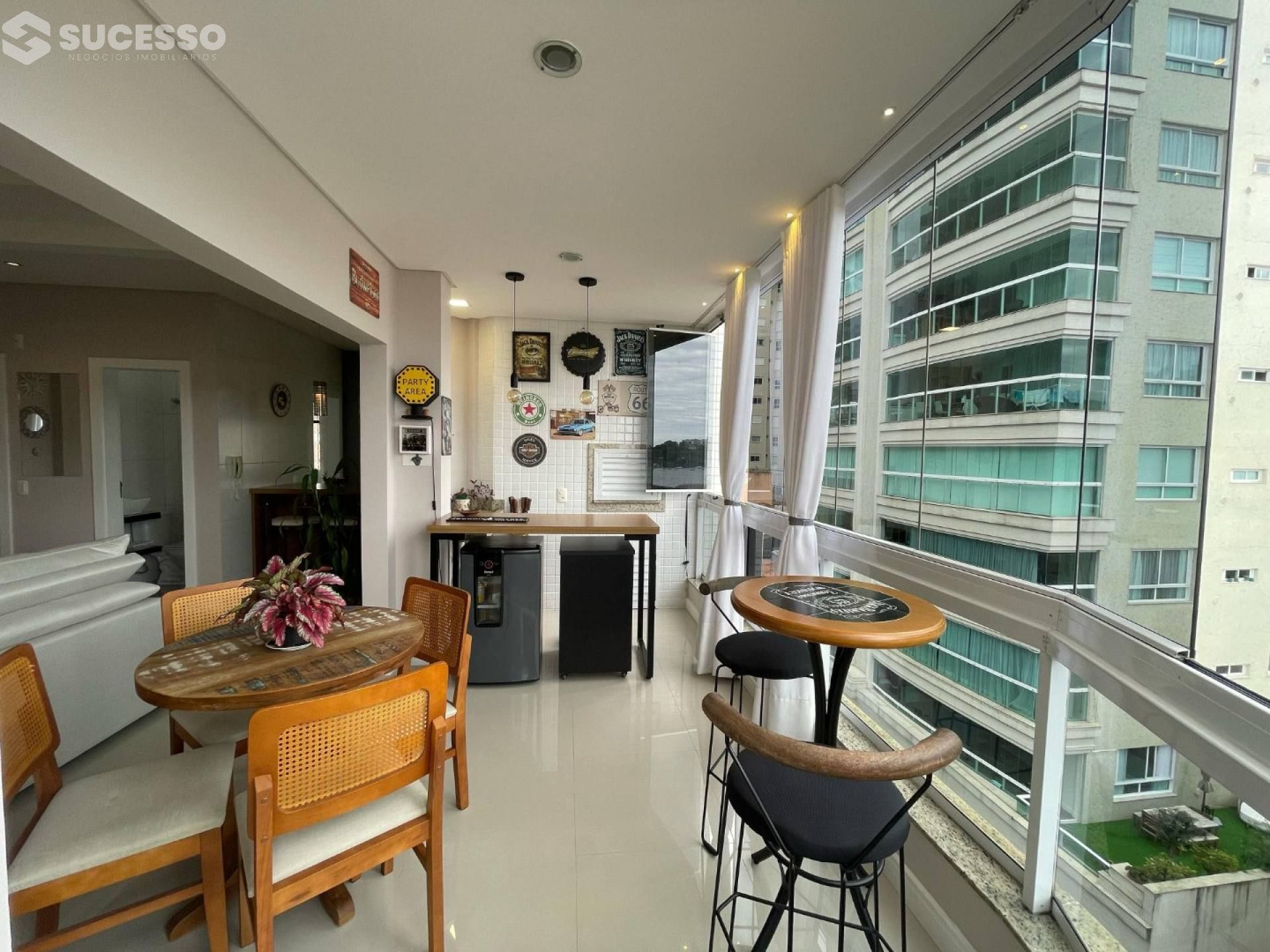 Apartamento Para Vender com 2 quartos 1 suítes no bairro Centro em Itapema