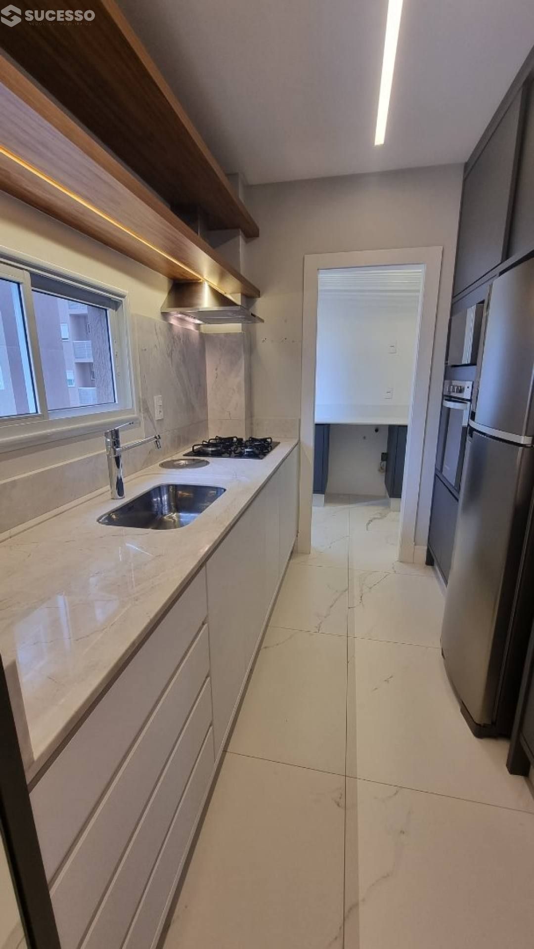 Apartamento Para Vender 3 suítes na Meia Praia em Itapema