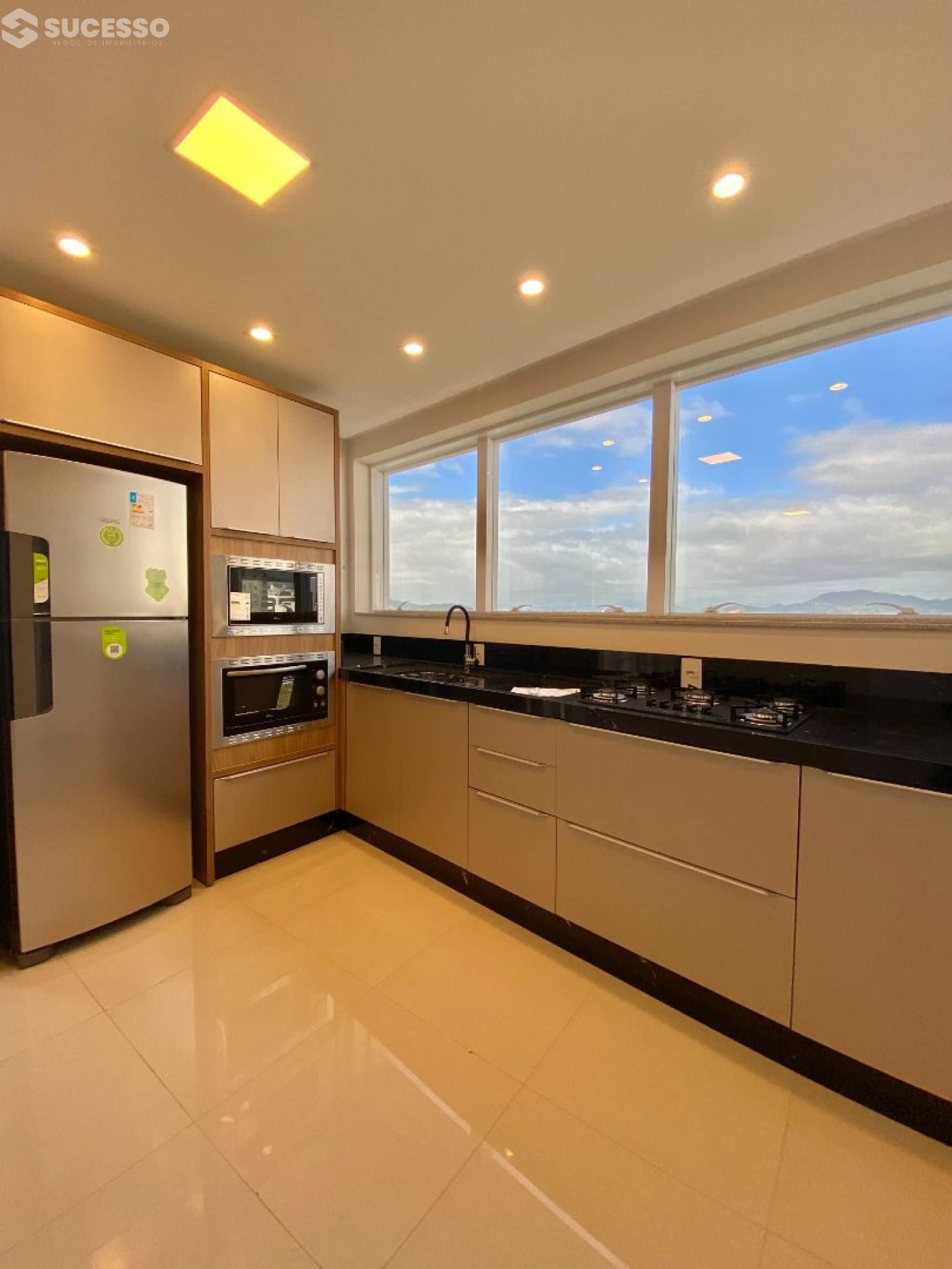 Apartamento Mobiliado Para Vender em Itapema