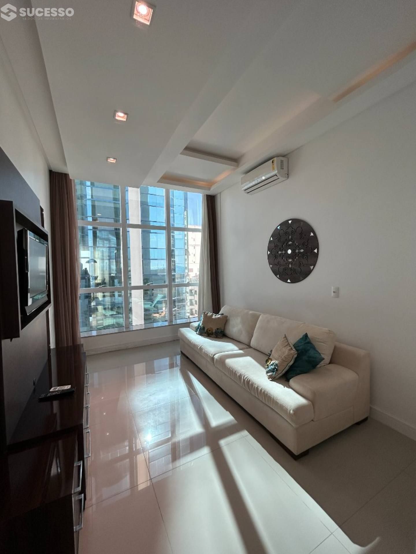 Apartamento Mobiliado com Vista Para o Mar na Meia Praia, Itapema