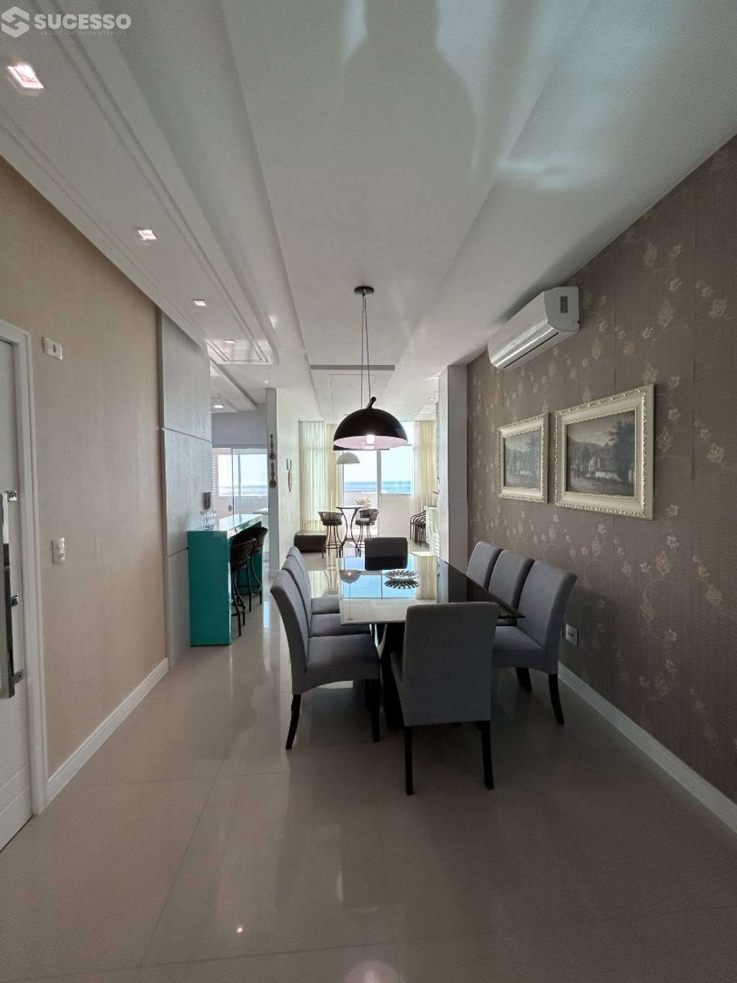 Apartamento Mobiliado com Vista Para o Mar na Meia Praia, Itapema