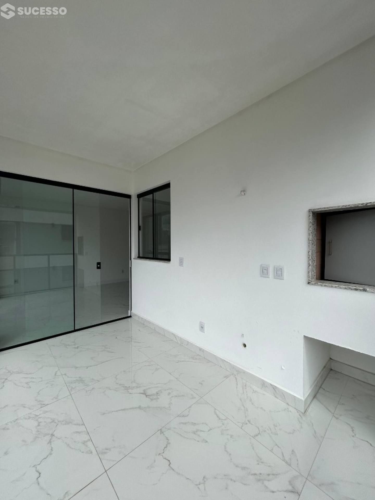 Apartamento Para Vender 3 suítes no bairro Meia Praia em Itapema