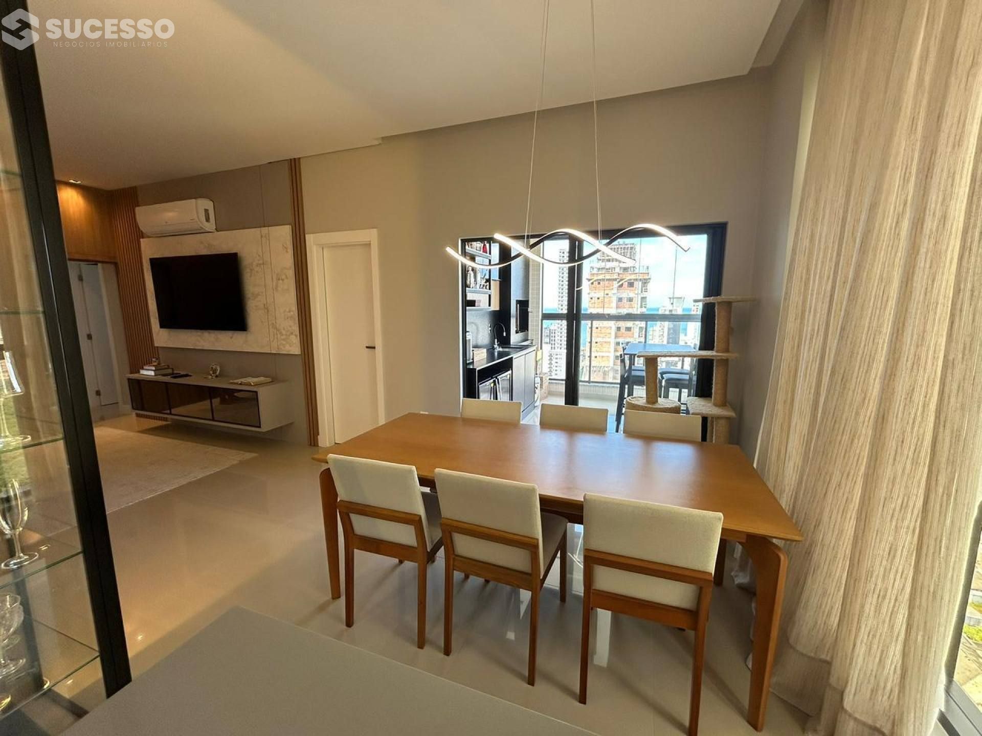 Apartamento Para Vender, Mobiliado com 3 suítes, em Itapema