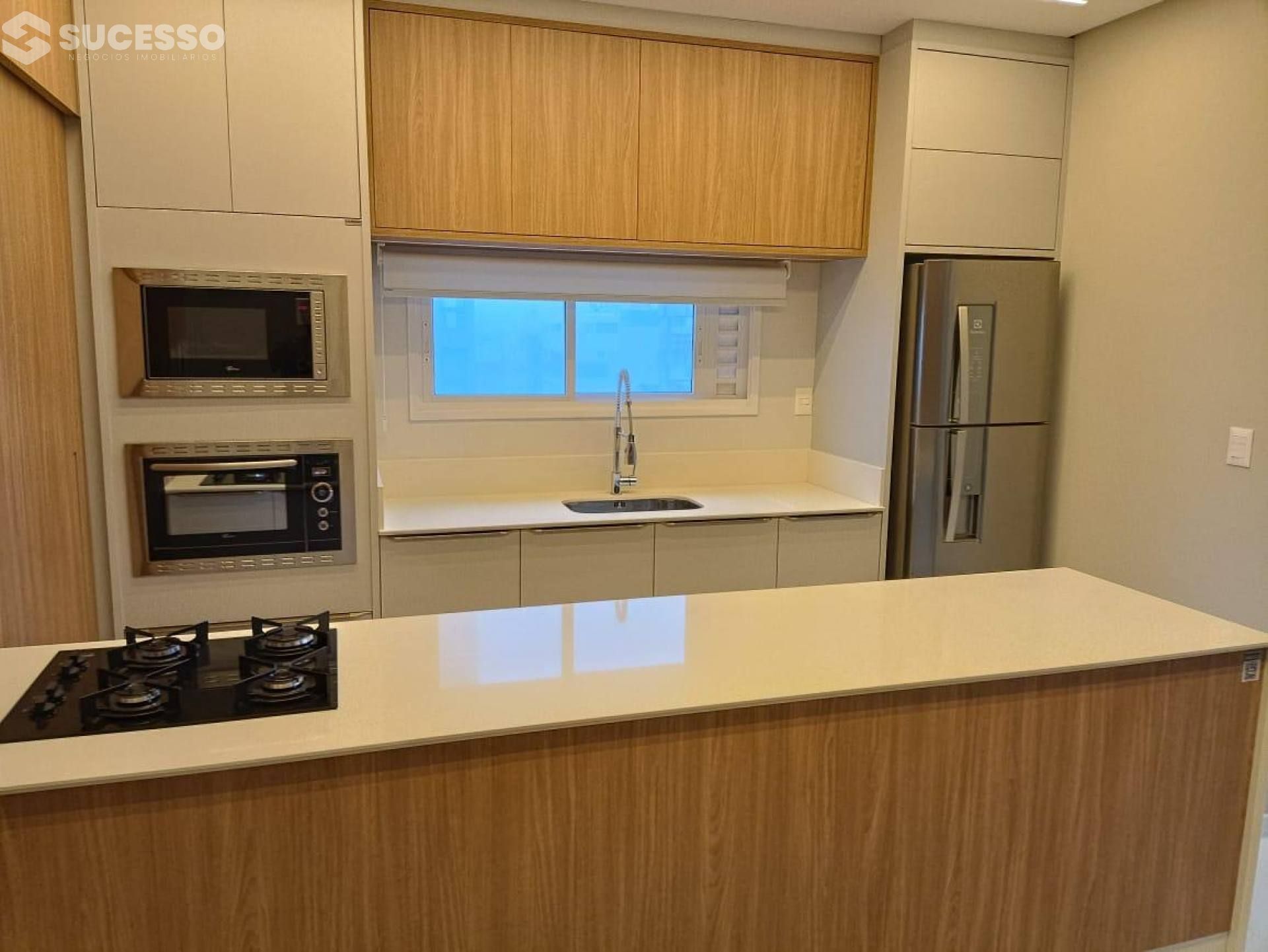 Apartamento Mobiliado À Venda 3 suítes no bairro Centro, Itapema