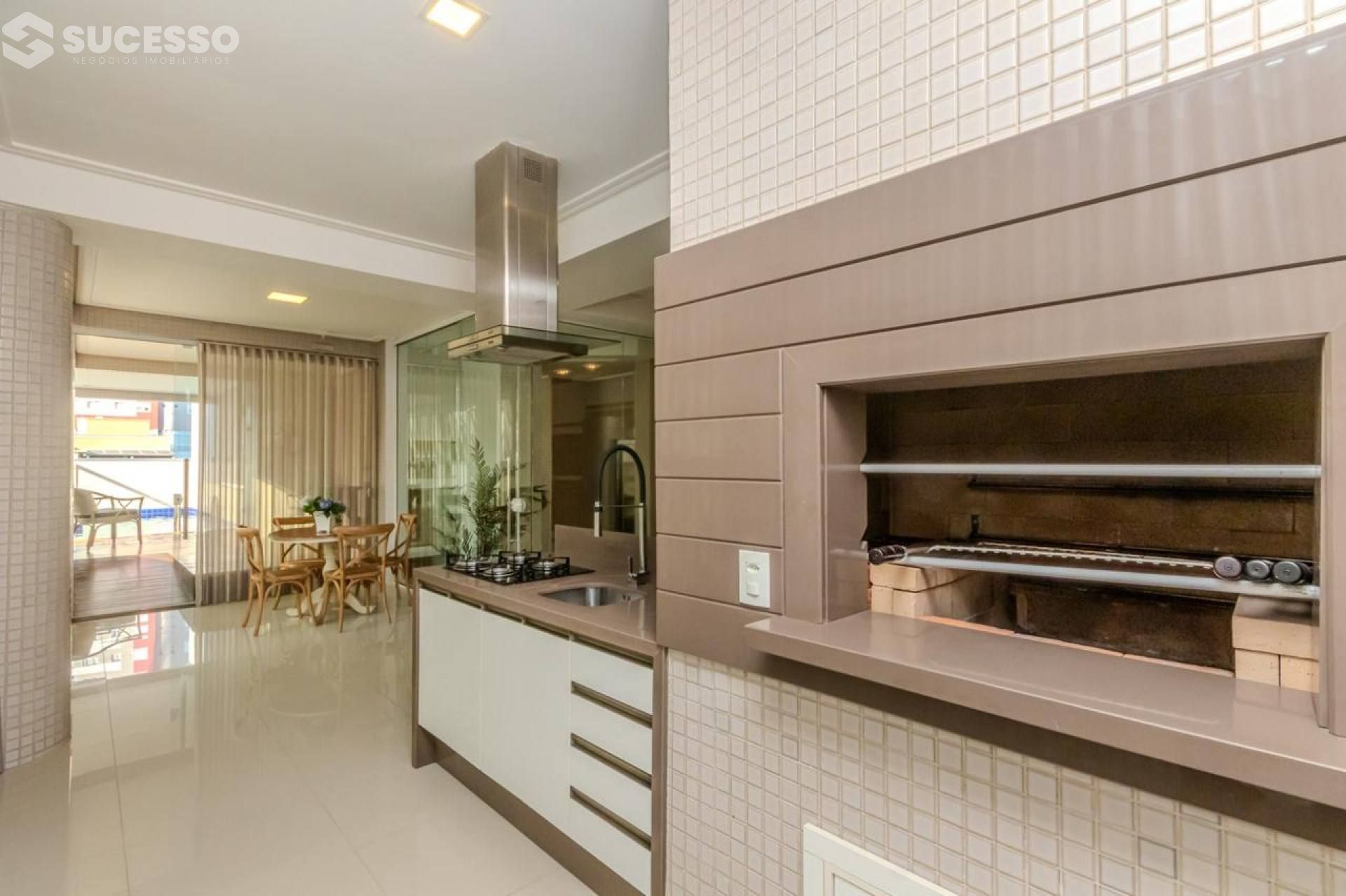 Apartamento Para Vender 3 suítes na Meia Praia em Itapema