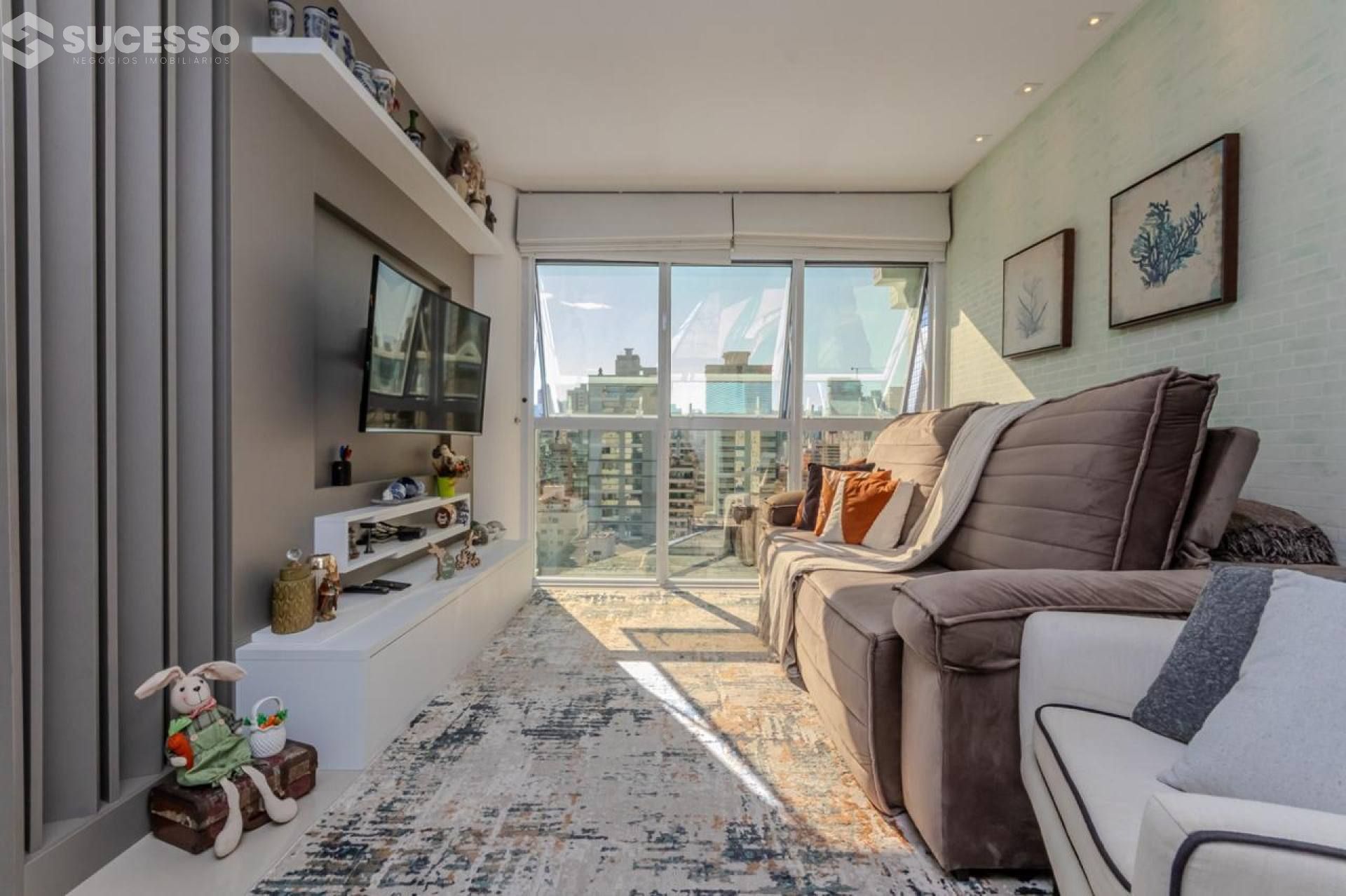 Apartamento Para Vender 3 suítes na Meia Praia em Itapema