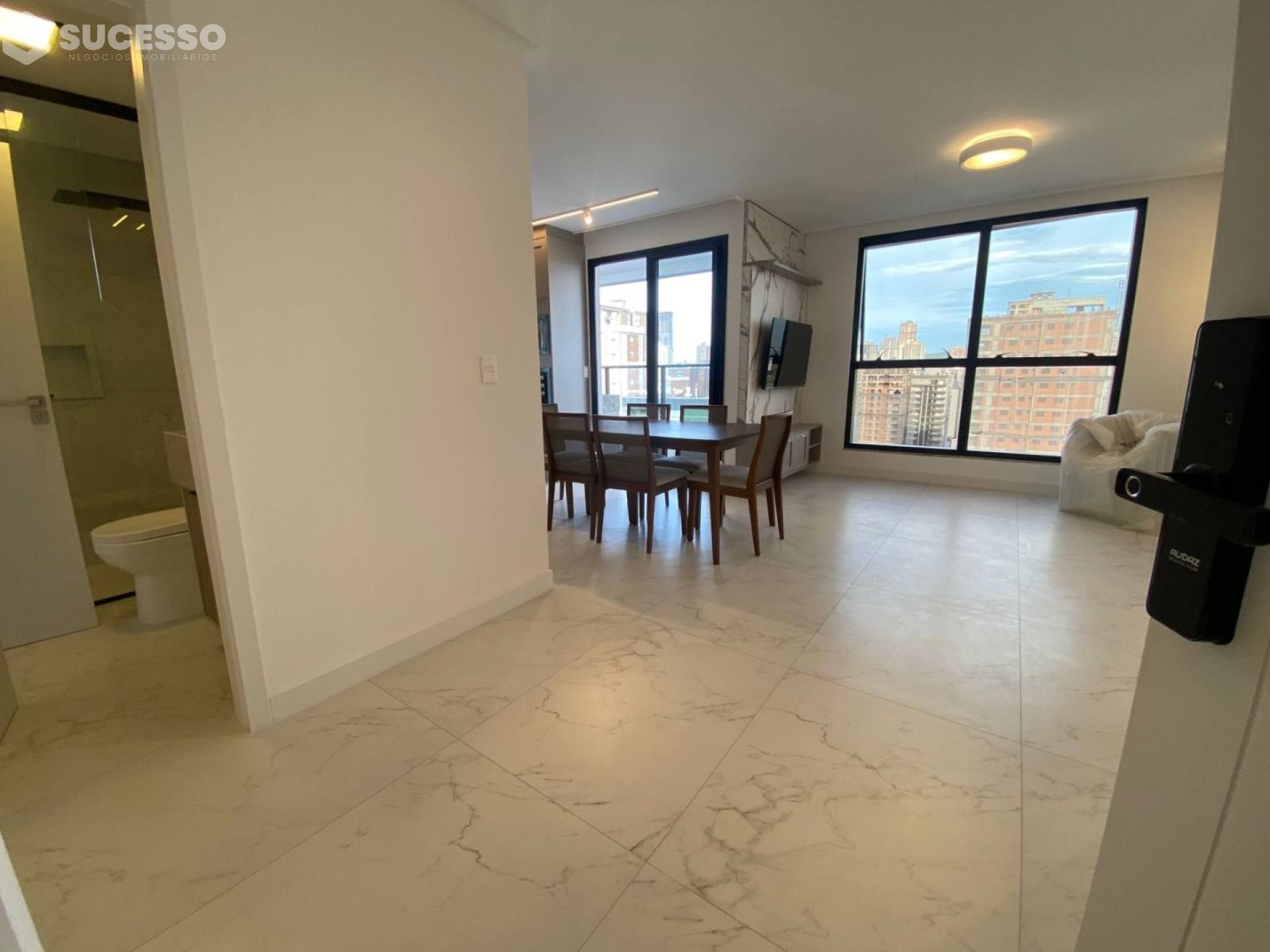 Apartamento Novo Mobiliado À venda na Meia Praia, Itapema