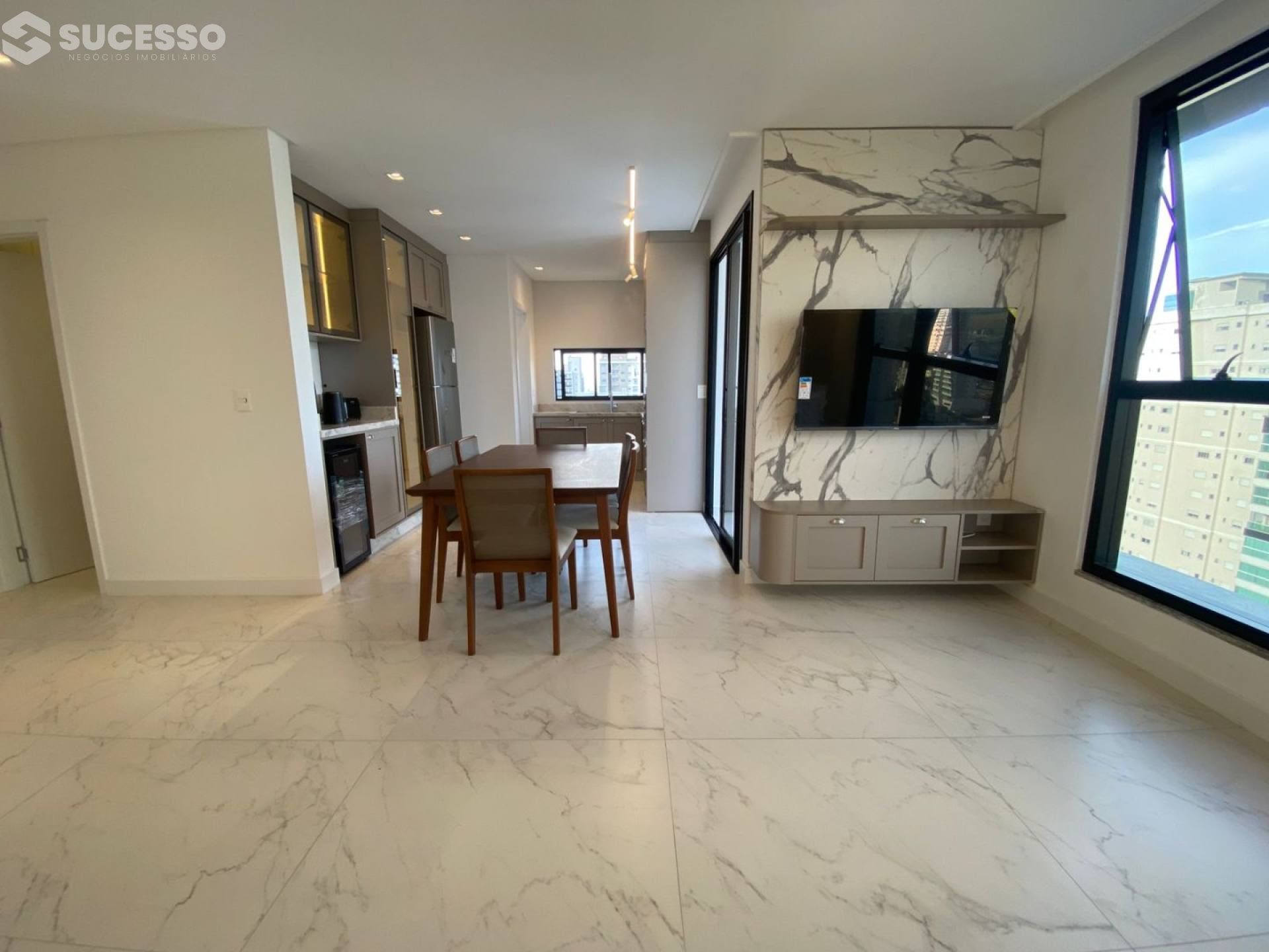 Apartamento Novo Mobiliado À venda na Meia Praia, Itapema