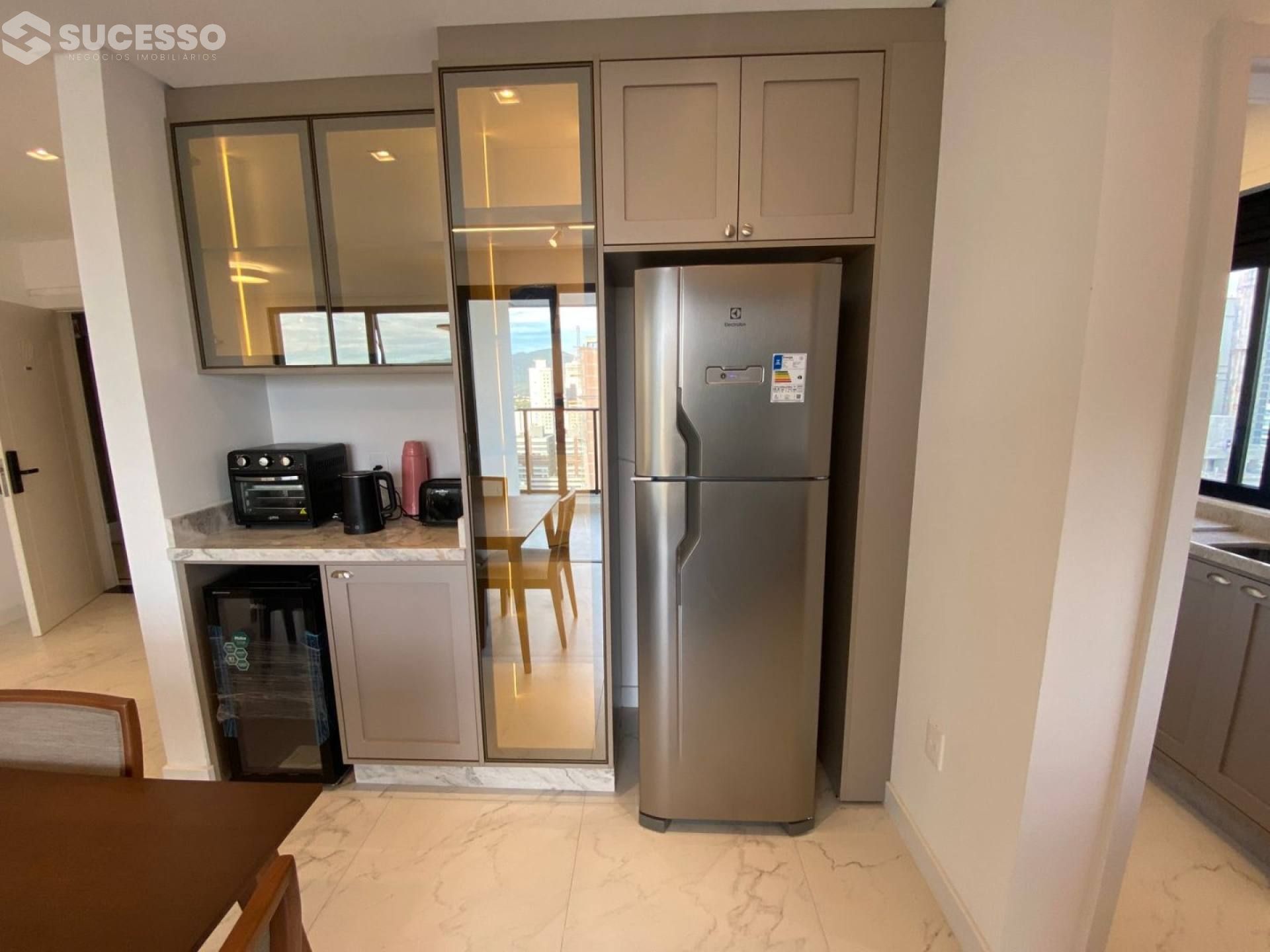 Apartamento Novo Mobiliado À venda na Meia Praia, Itapema