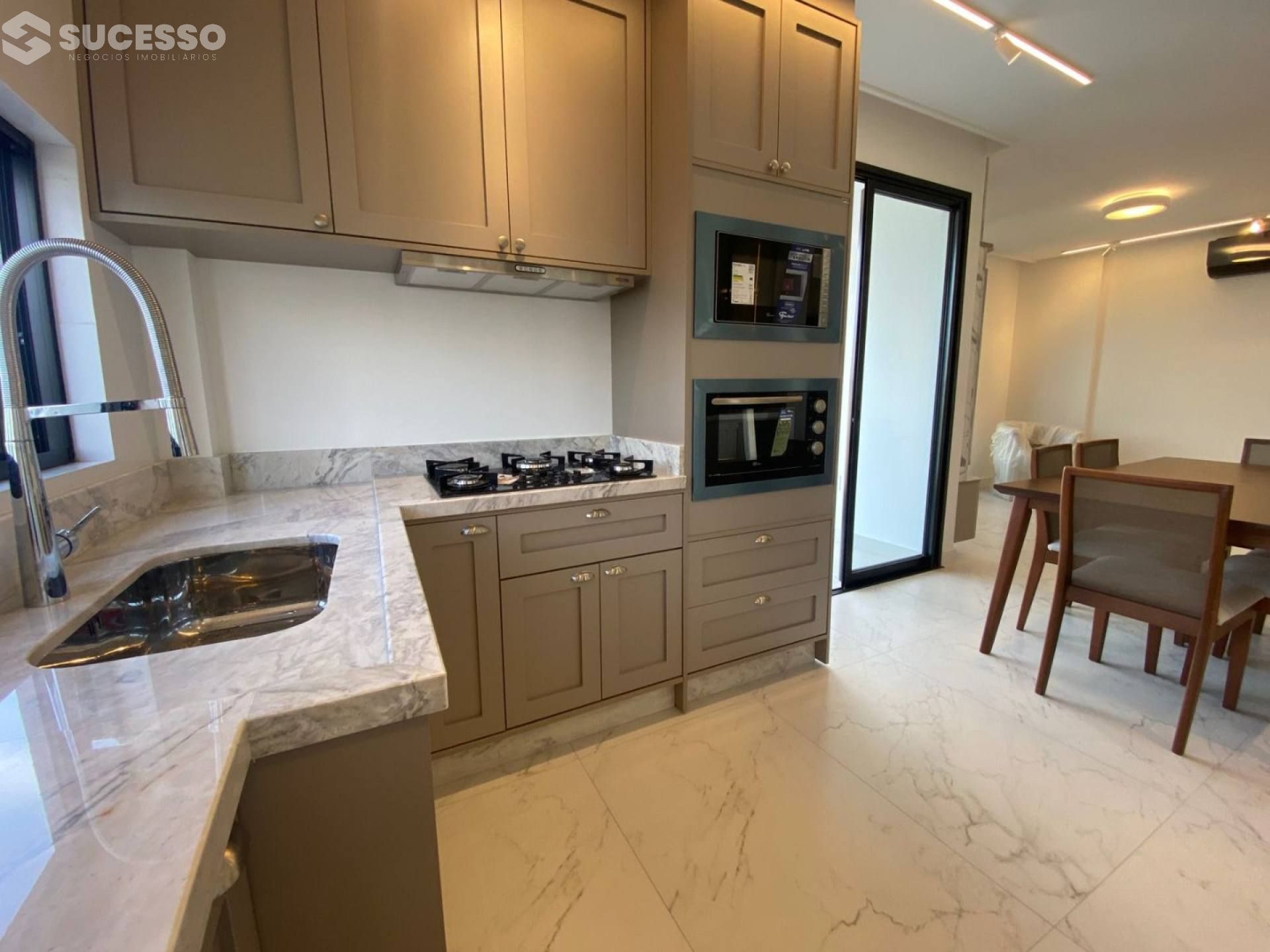 Apartamento Novo Mobiliado À venda na Meia Praia, Itapema