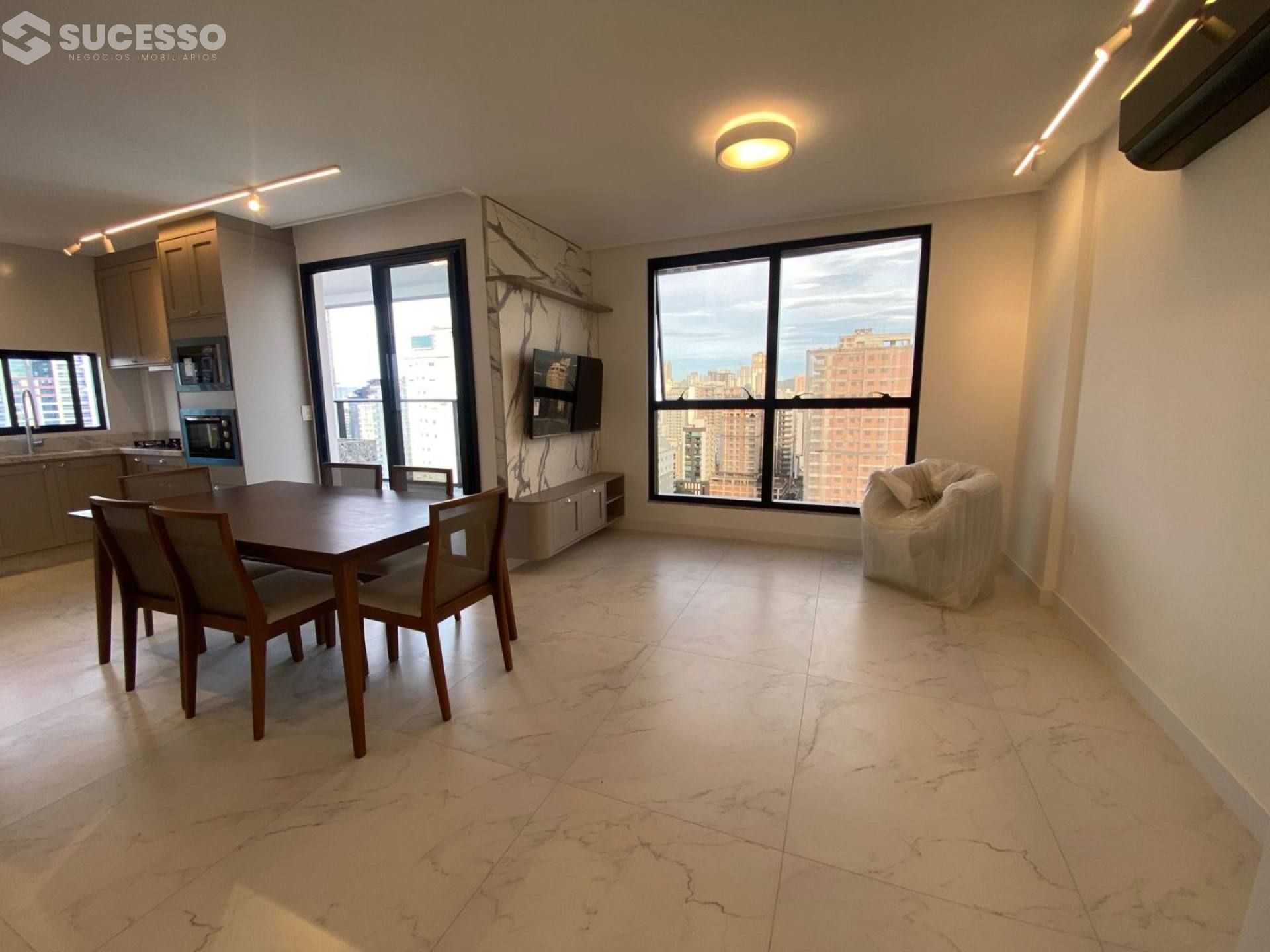 Apartamento Novo Mobiliado À venda na Meia Praia, Itapema