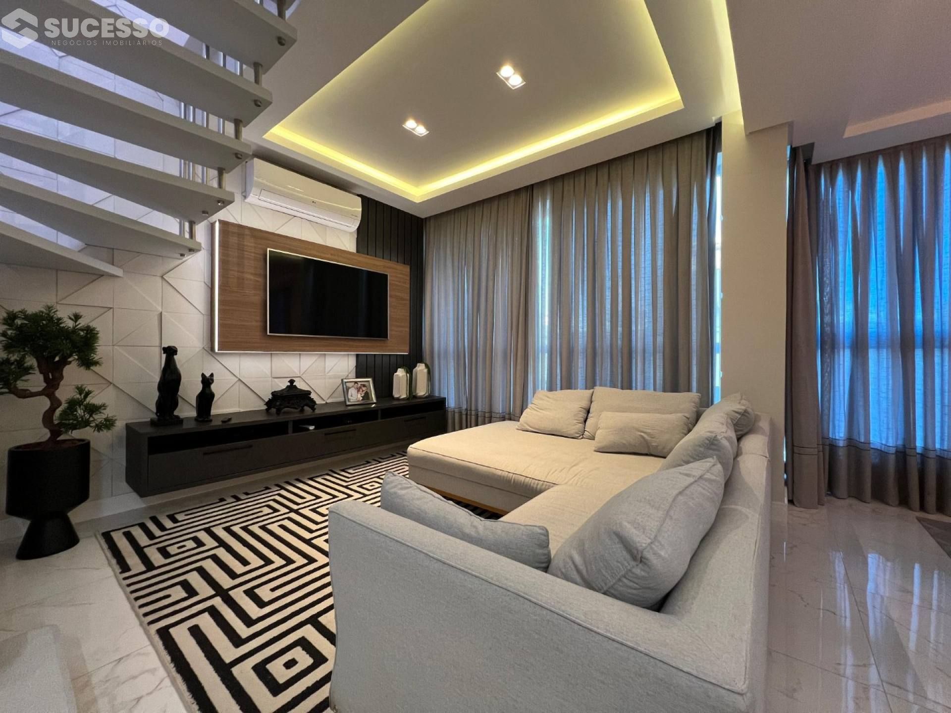 Duplex Mobiliado À Venda na Meia Praia em Itapema