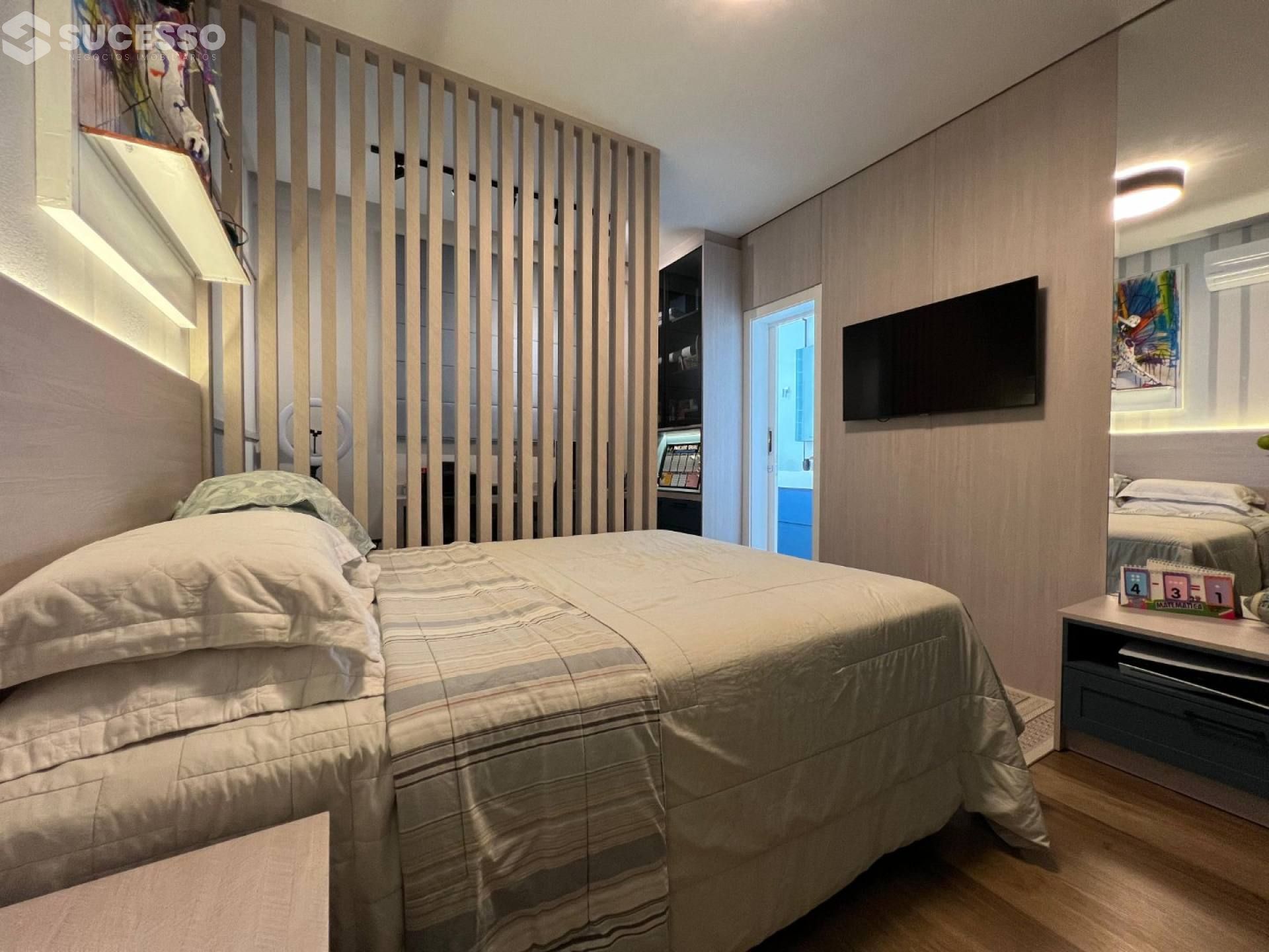 Duplex Mobiliado À Venda na Meia Praia em Itapema