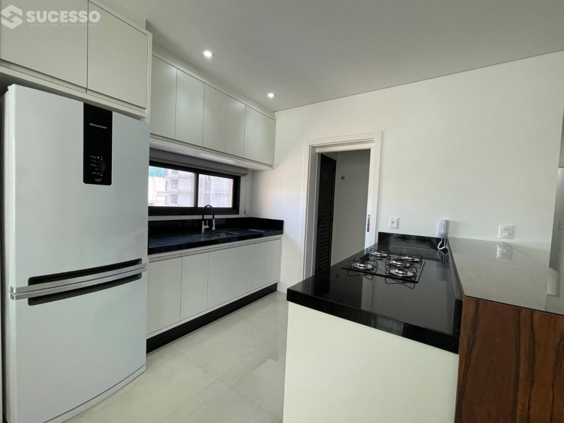 Apartamento Mobiliado com 3 suítes no Perequê em Porto Belo