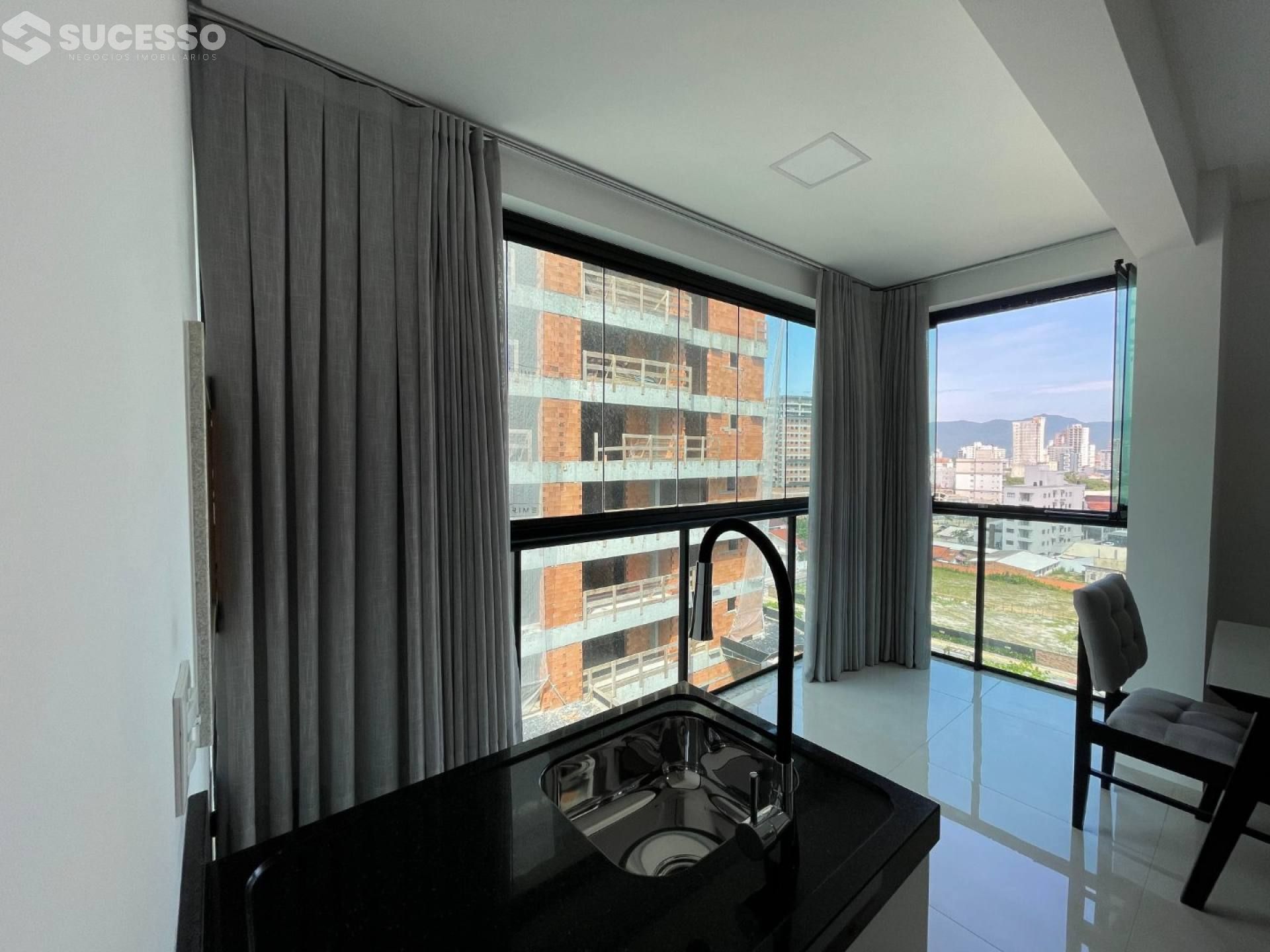 Apartamento Mobiliado com 3 suítes no Perequê em Porto Belo