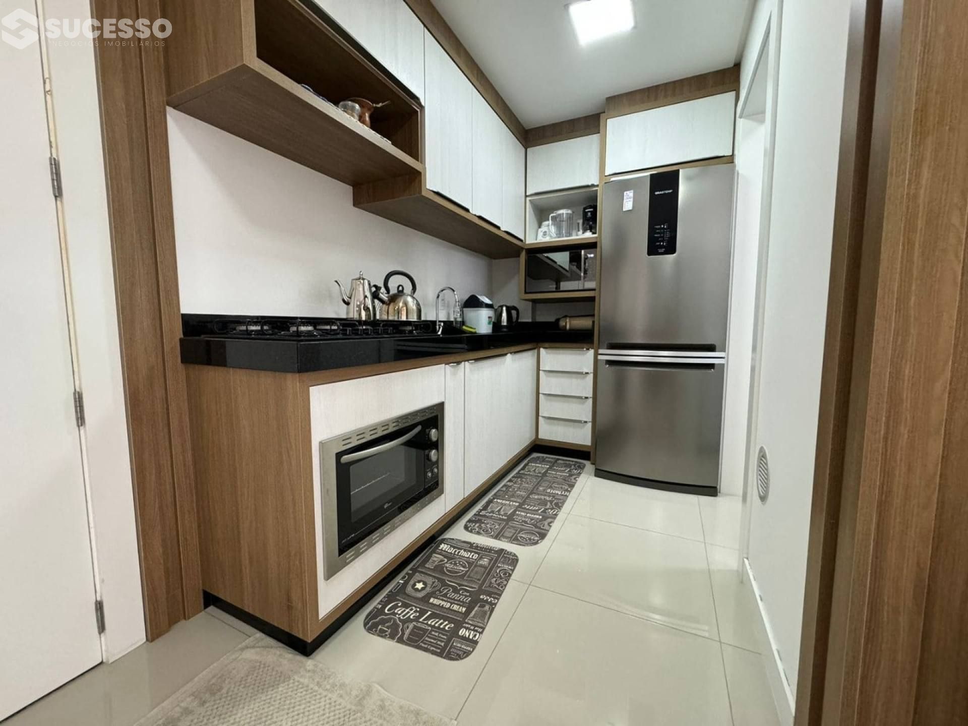 Apartamento Para Vender com 2 suítes na Meia Praia, Itapema