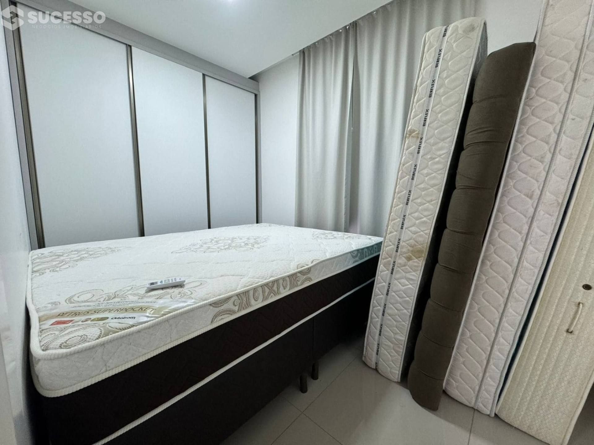 Apartamento Para Vender com 2 suítes na Meia Praia, Itapema