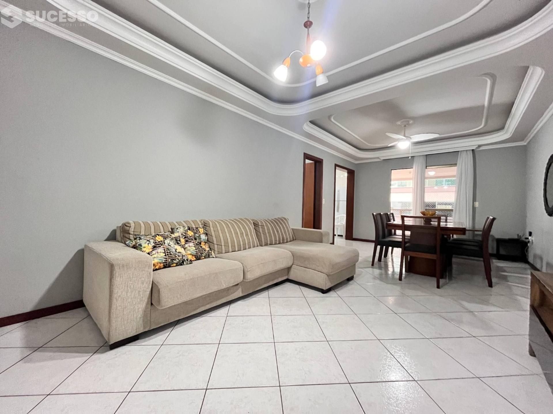 Apartamento Diferenciado Para Vender com 4 quartos na Meia Praia em Itapema